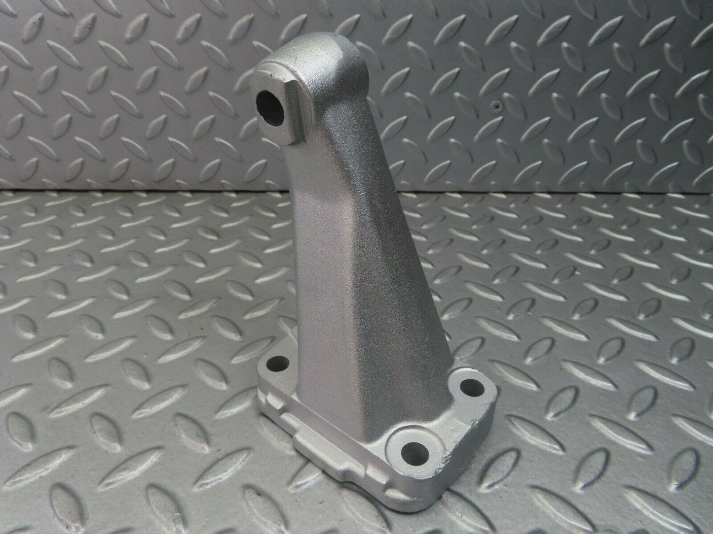 8328 Mercedes-Benz W115 Engine Mount Bracket Left Side 1152230804