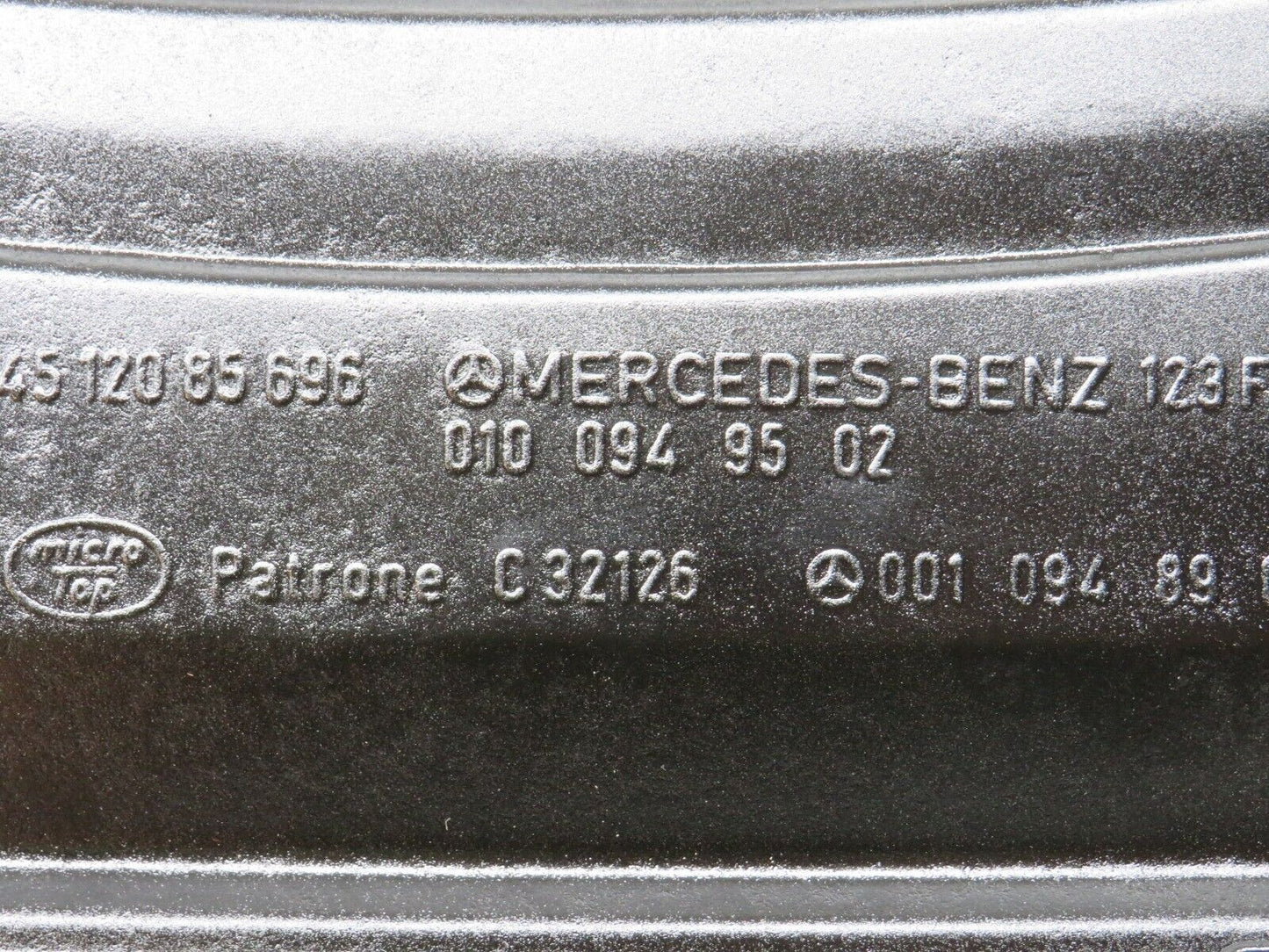 28027 Mercedes-Benz W123 280E Air Filter Box Housing 0100949502