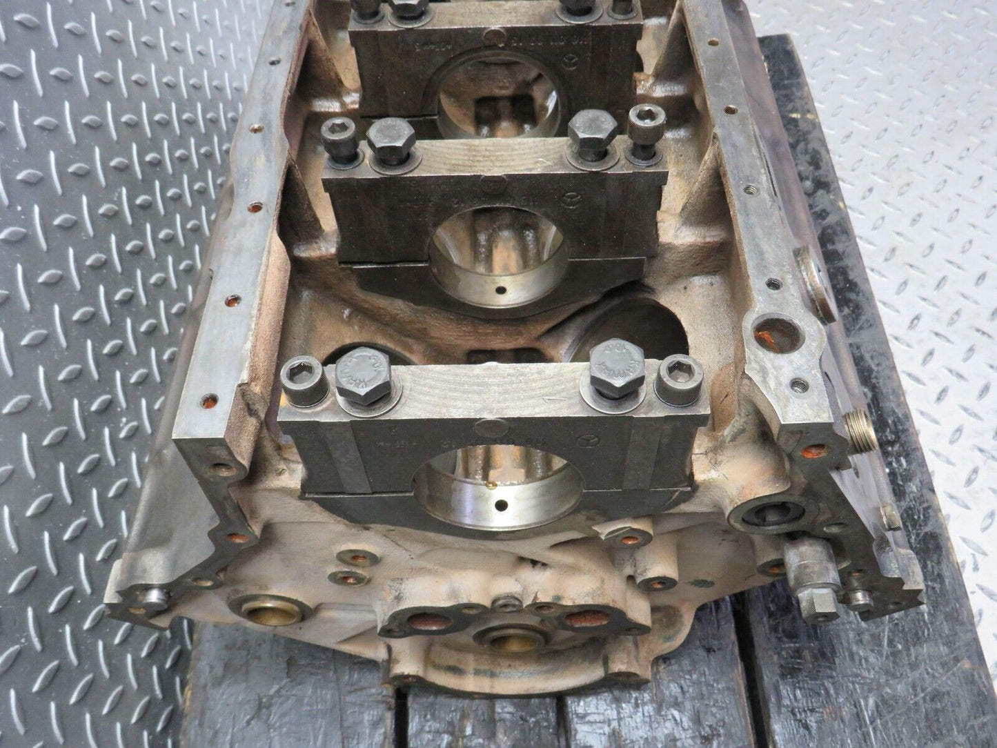 39979 Mercedes-Benz R107 350SL Engine Block 116.984 1160110801