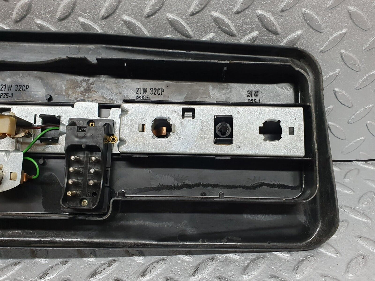 41161 Mercedes-Benz W126 300SE Tail Light & Bulb Holder Left Side