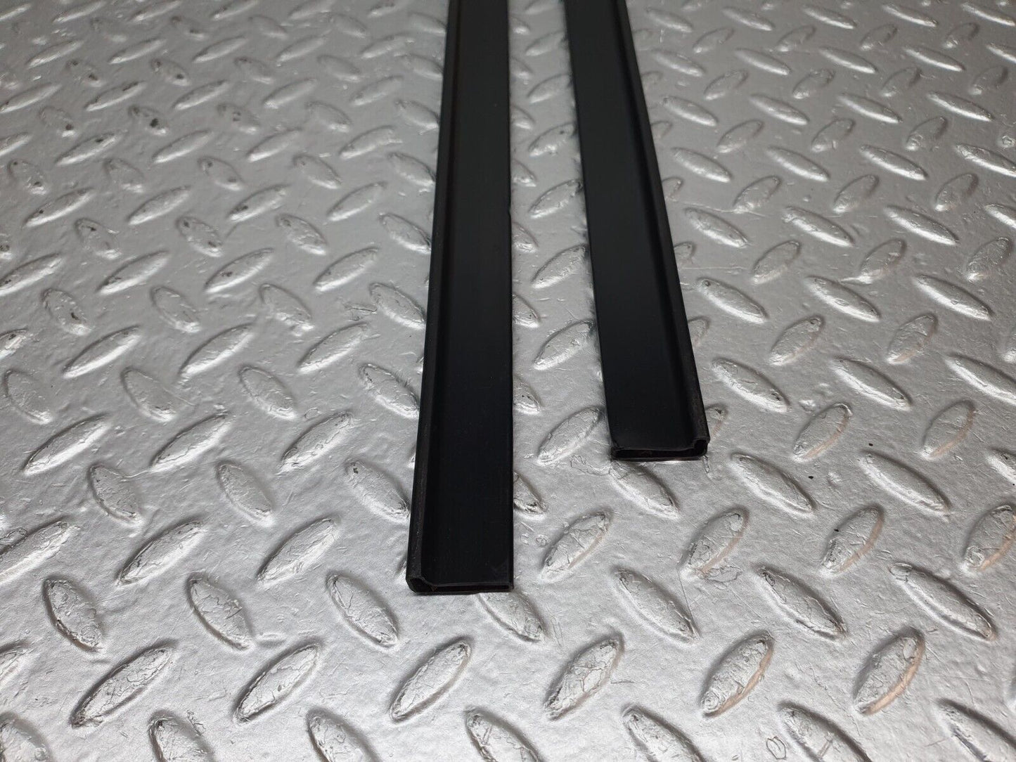 40783 Mercedes-Benz W123 300D Seat Belt Runner Pair