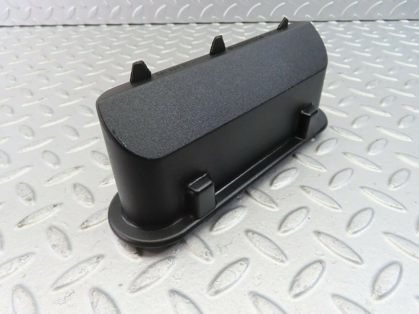 10371 Mercedes-Benz W201 190E Trunk Breather Ventilation Valve 2018300242