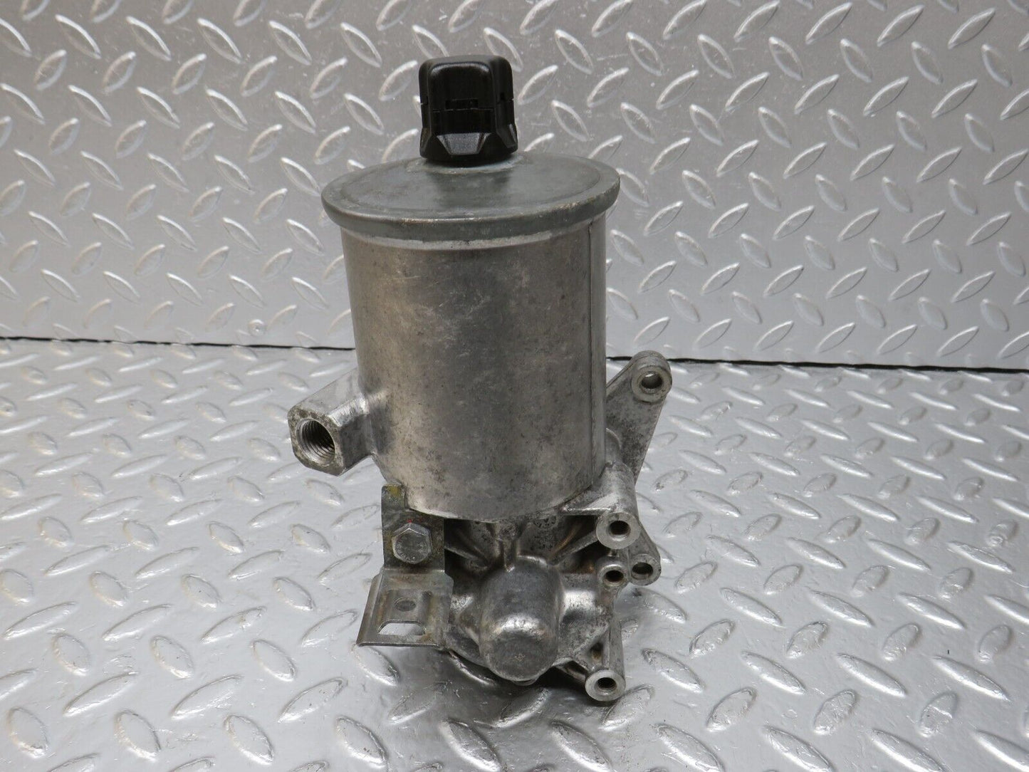 34150 Mercedes-Benz W124 260E Power Steering Pump 1244601880