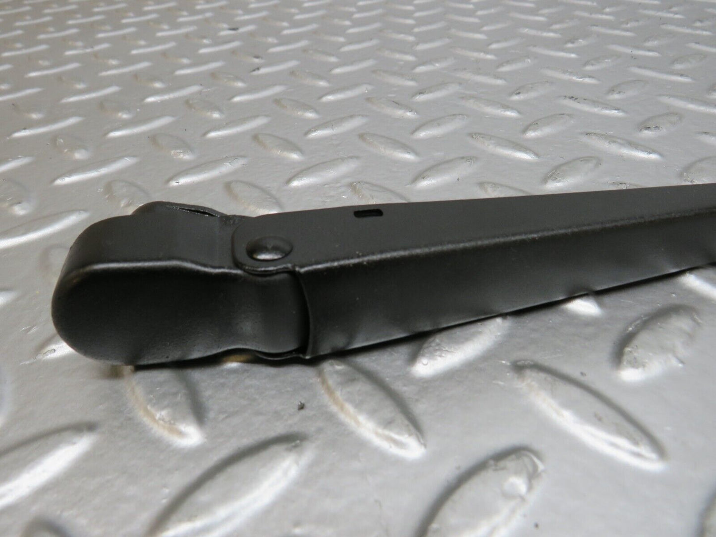25427 Mercedes-Benz W123 200 Wiper Arm Bosch Left Side 3399990553