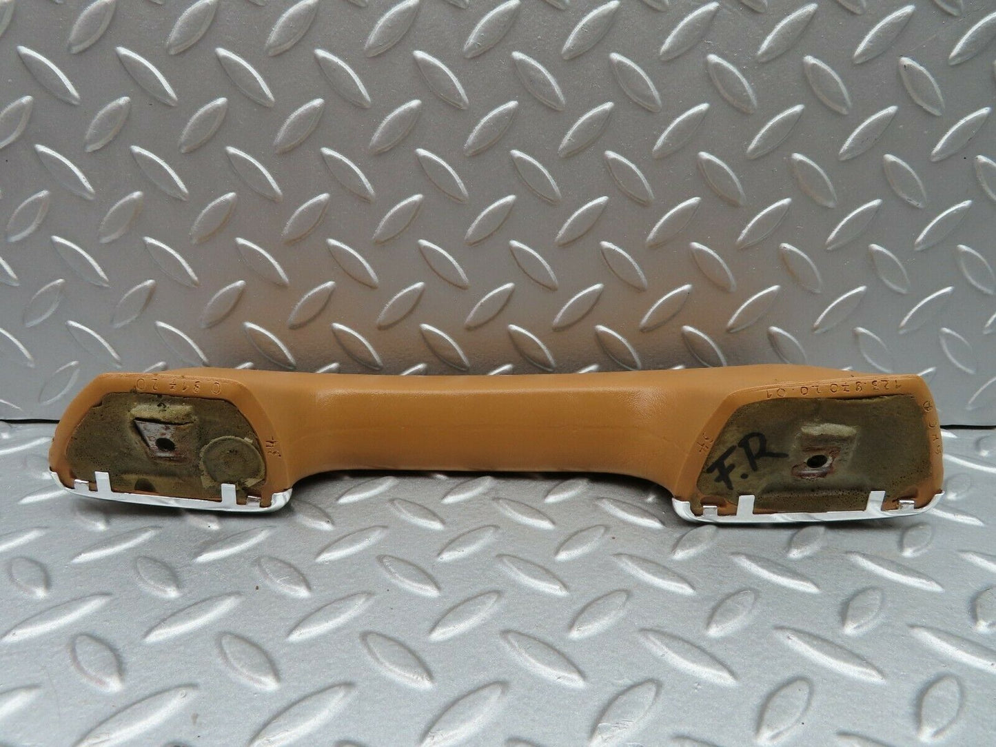 5718 Mercedes-Benz W123 200 Interior Door Handle Front Right 1239702001