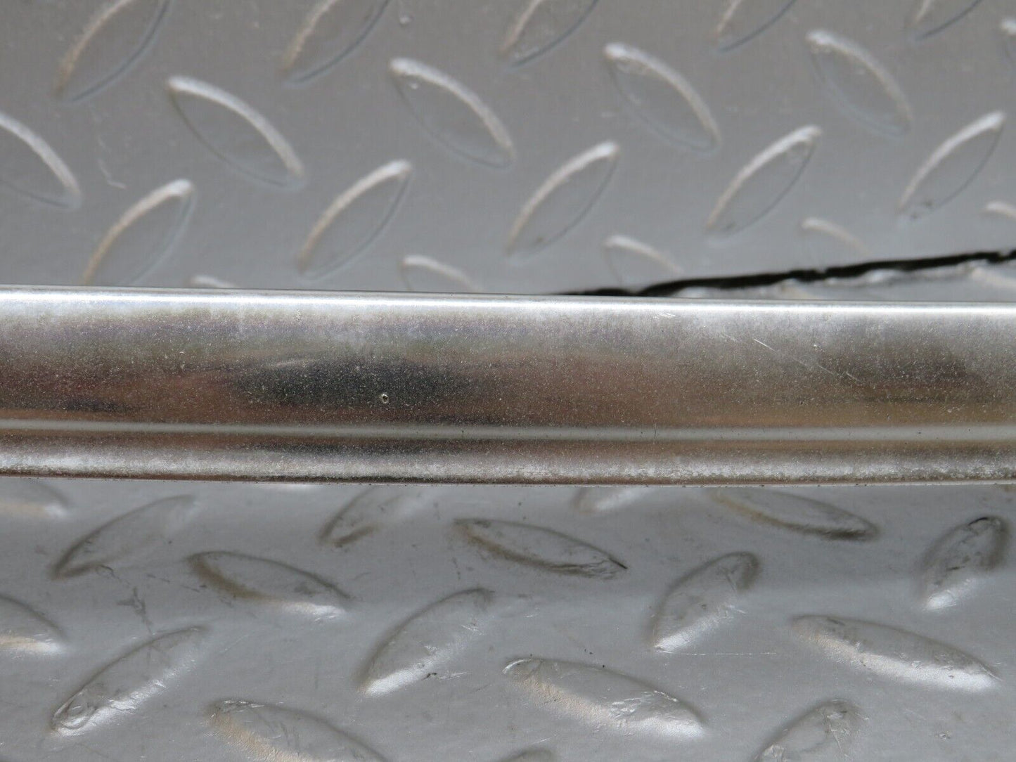 36311 Mercedes-Benz W126 420SE Front Windscreen Top Chrome Frame Trim
