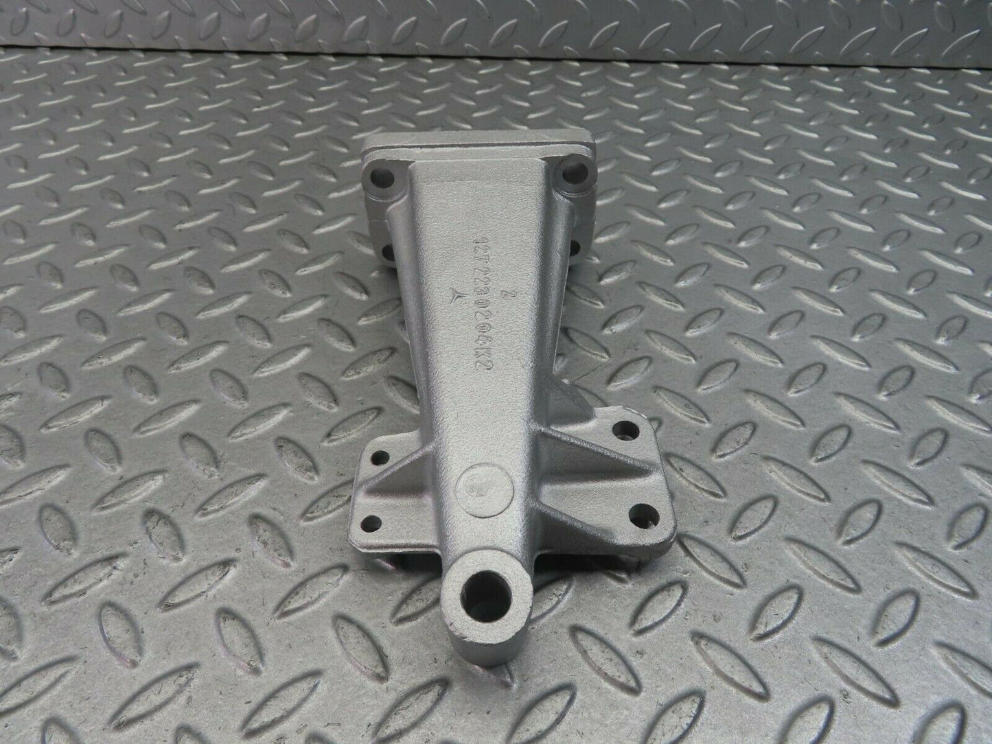 8506 Mercedes-Benz W111 Engine Mount Bracket Left Side 1272230204
