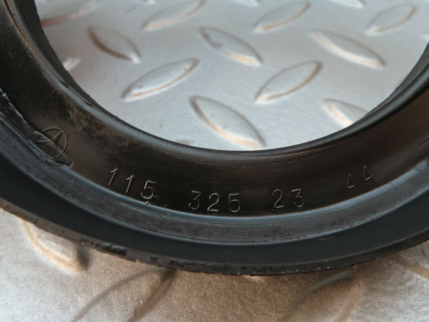 4218 Mercedes-Benz V123 240D LWB Rear Right Shock Absorber Rubber 1153252344