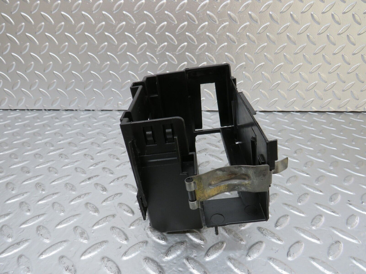 25337 Mercedes-Benz W201 190D ECU Bracket 2015461743