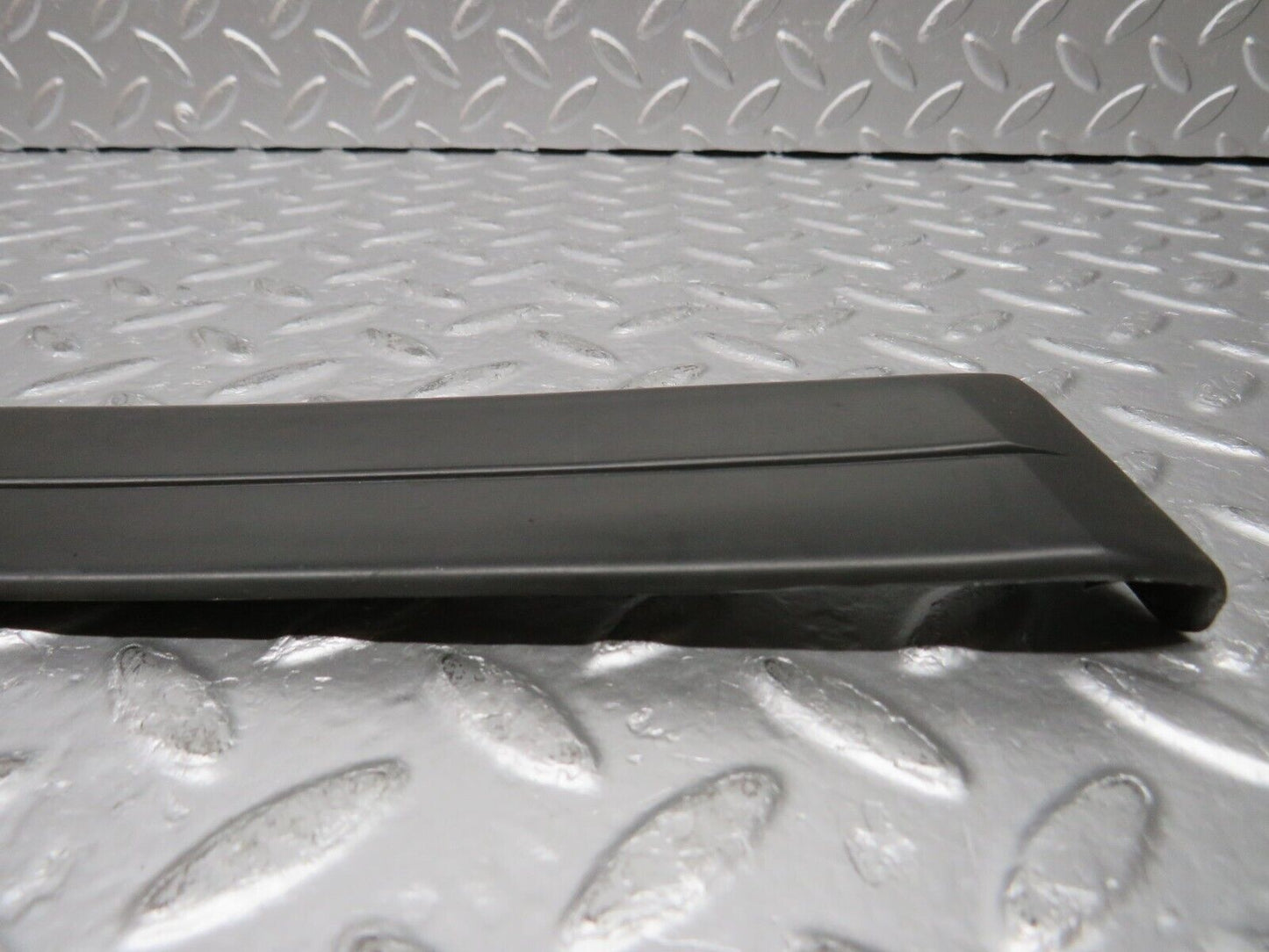 30783 Mercedes-Benz W201 190E Front Left Fender Lower Moulding Trim