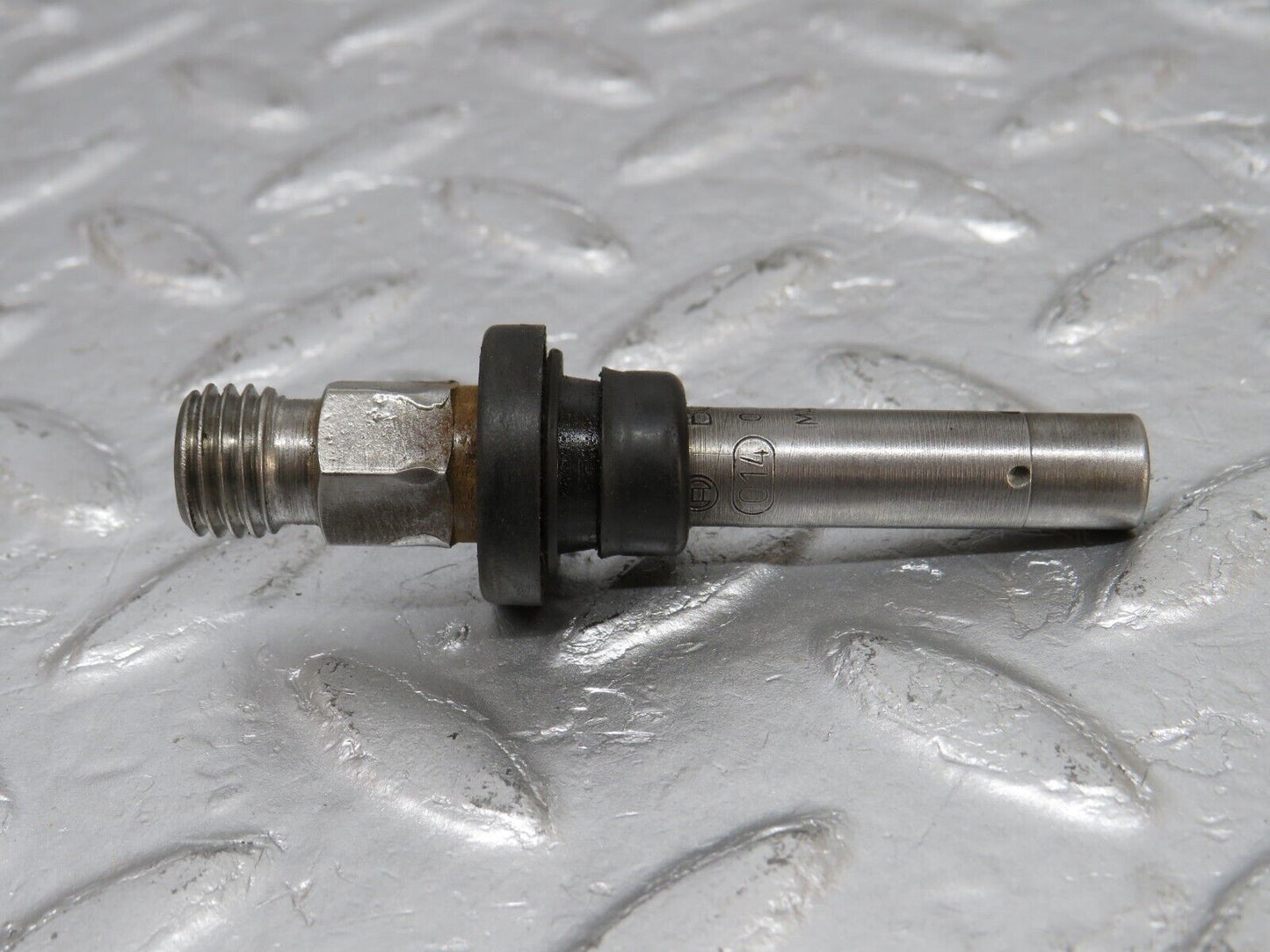 34127 Mercedes-Benz W124 260E Fuel Injector Bosch 0437502010