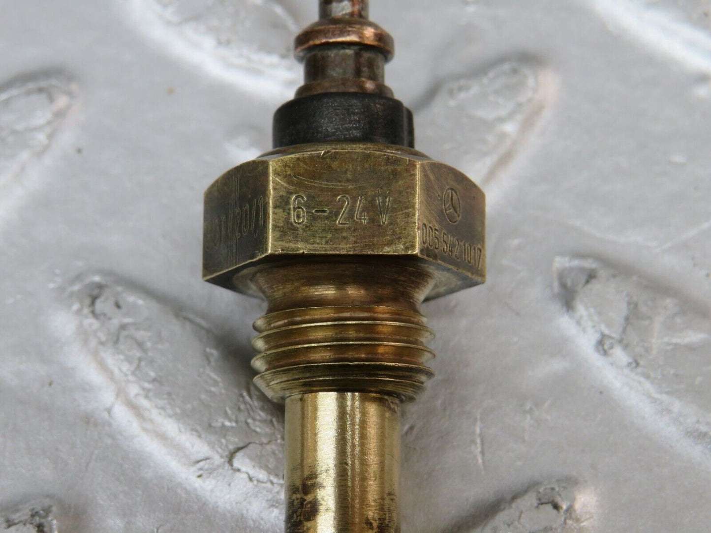 34497 Mercedes-Benz C126 380SEC Coolant Temperature Sensor VDO 0055421017