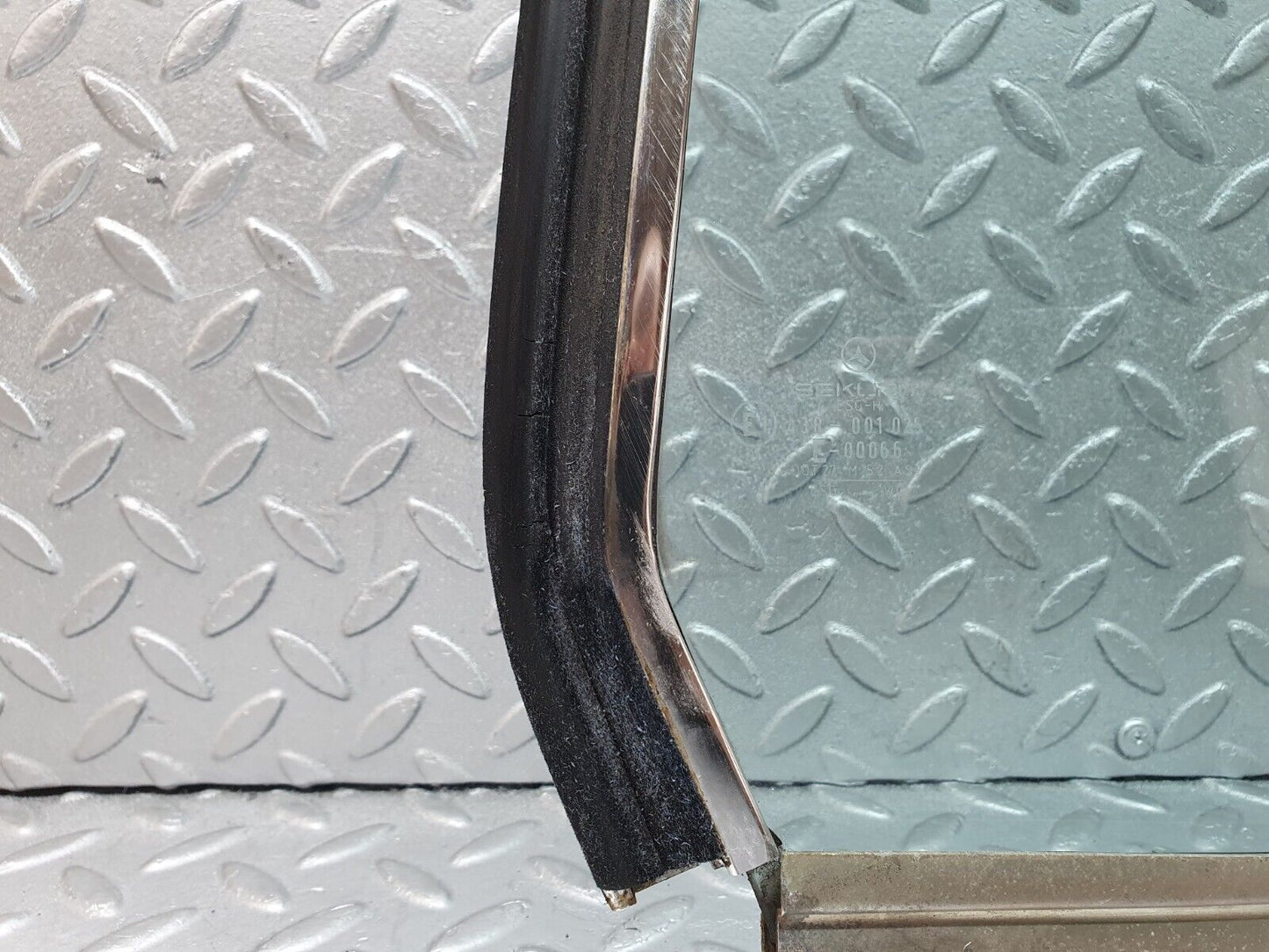 44183 Mercedes-Benz C123 230CE Coupe Rear Left Window Glass