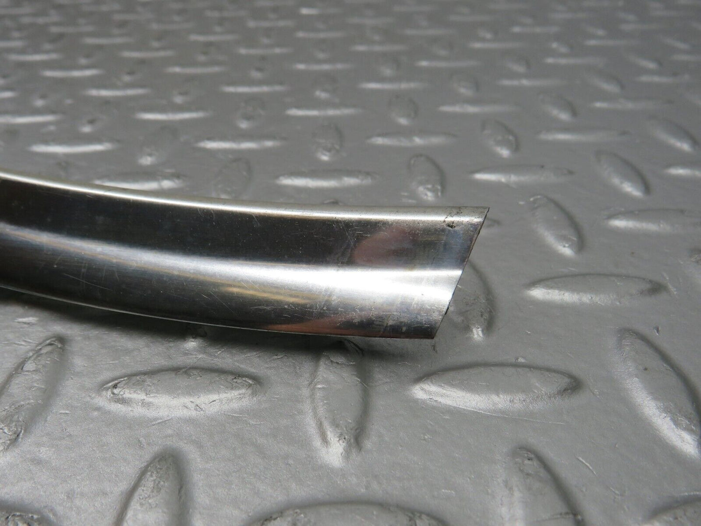 39277 Mercedes-Benz R107 500SL Coupe Front Windscreen Lower Chrome Trim