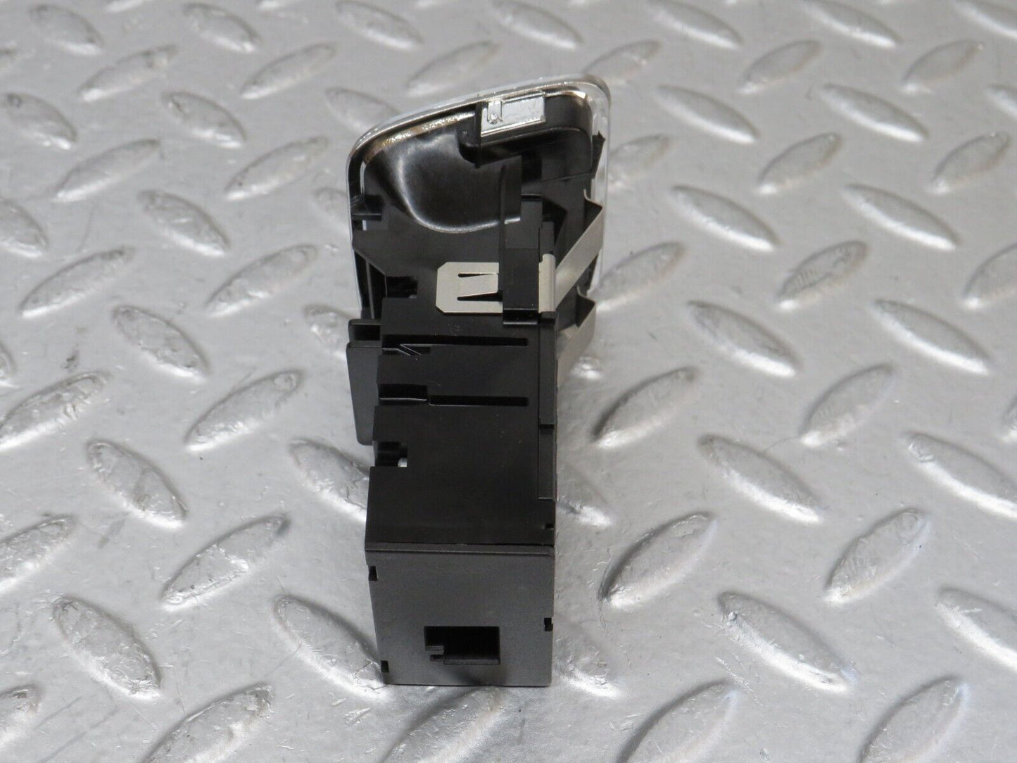 35140 Mercedes-Benz W221 Electric Parking Brake Release Switch 2215401445