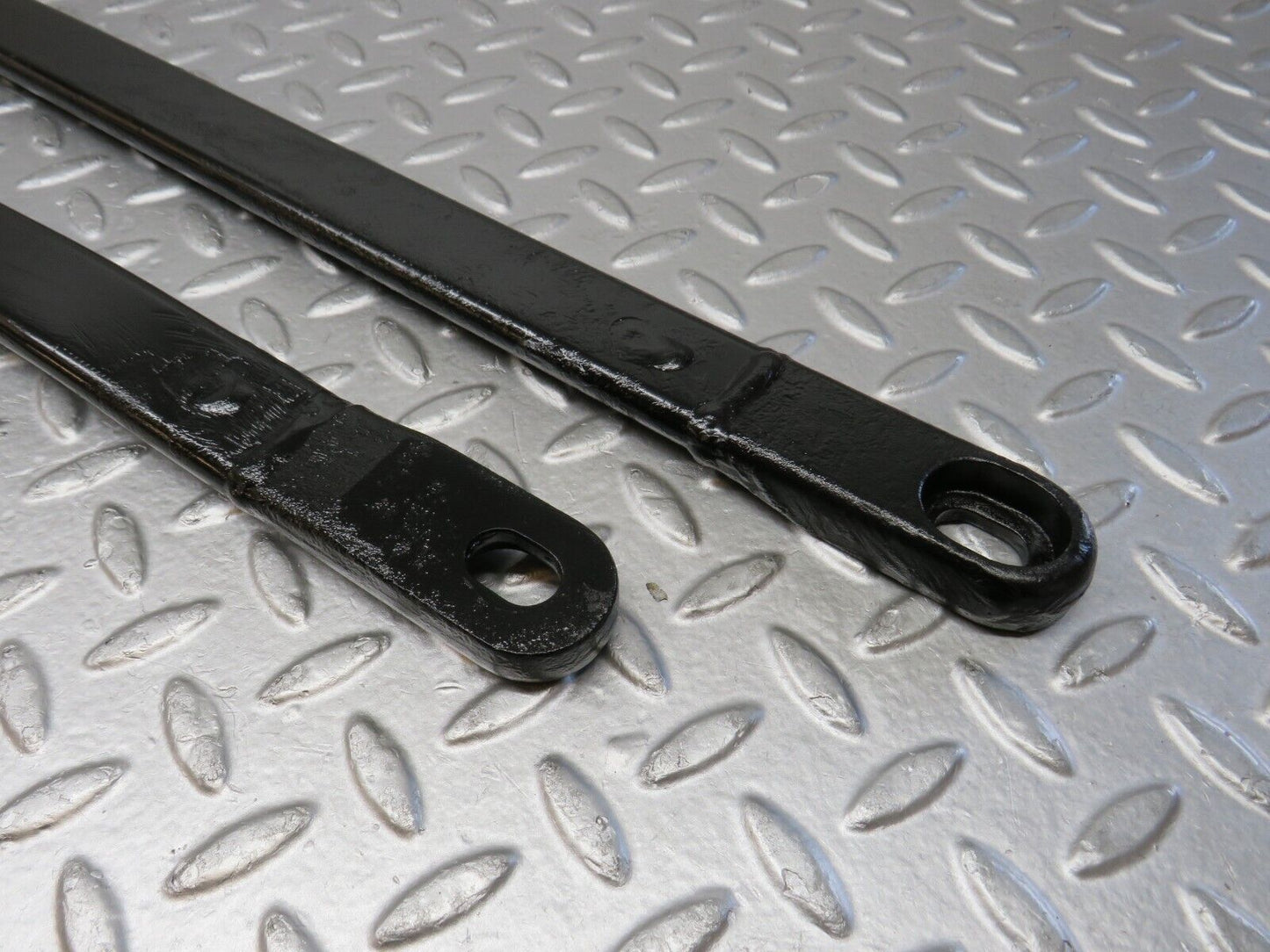 38191 Mercedes-Benz A124 320E Cabriolet Rear Suspension Anti Roll Bar Axle Support 2x
