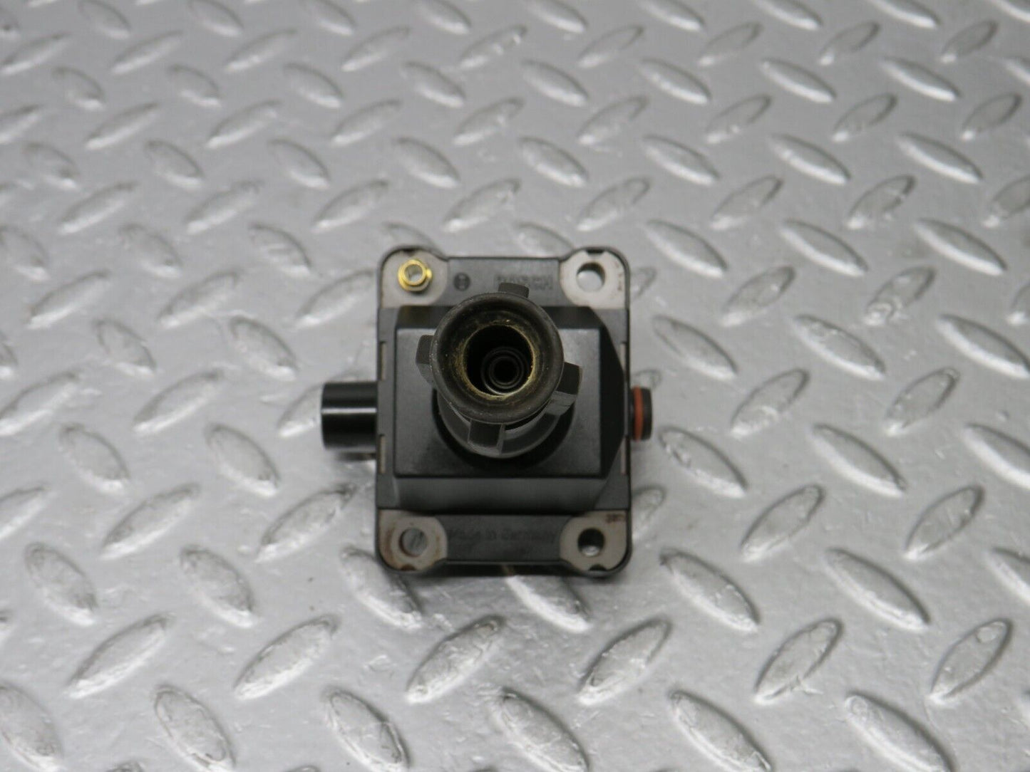 38345 Mercedes-Benz R129 280SL Coupe Ignition Coil Bosch 0221506444 0001587003 0001593642
