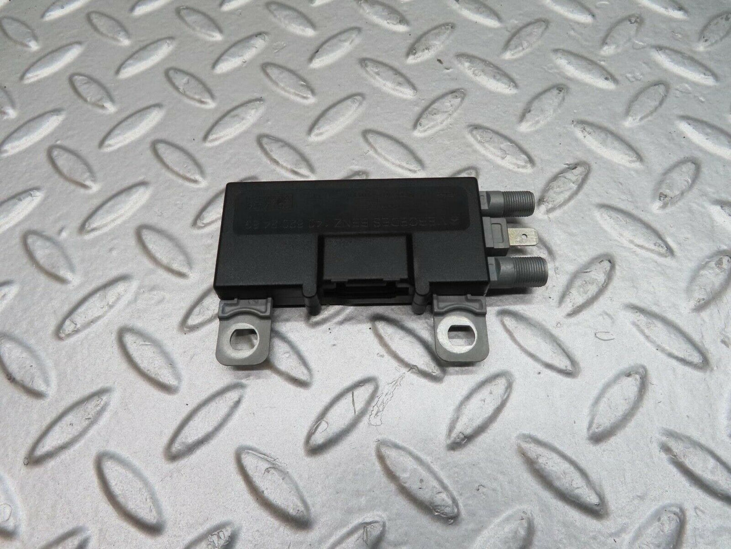 14940 Mercedes-Benz W140 S320 Antenna Amplifier 1408202489