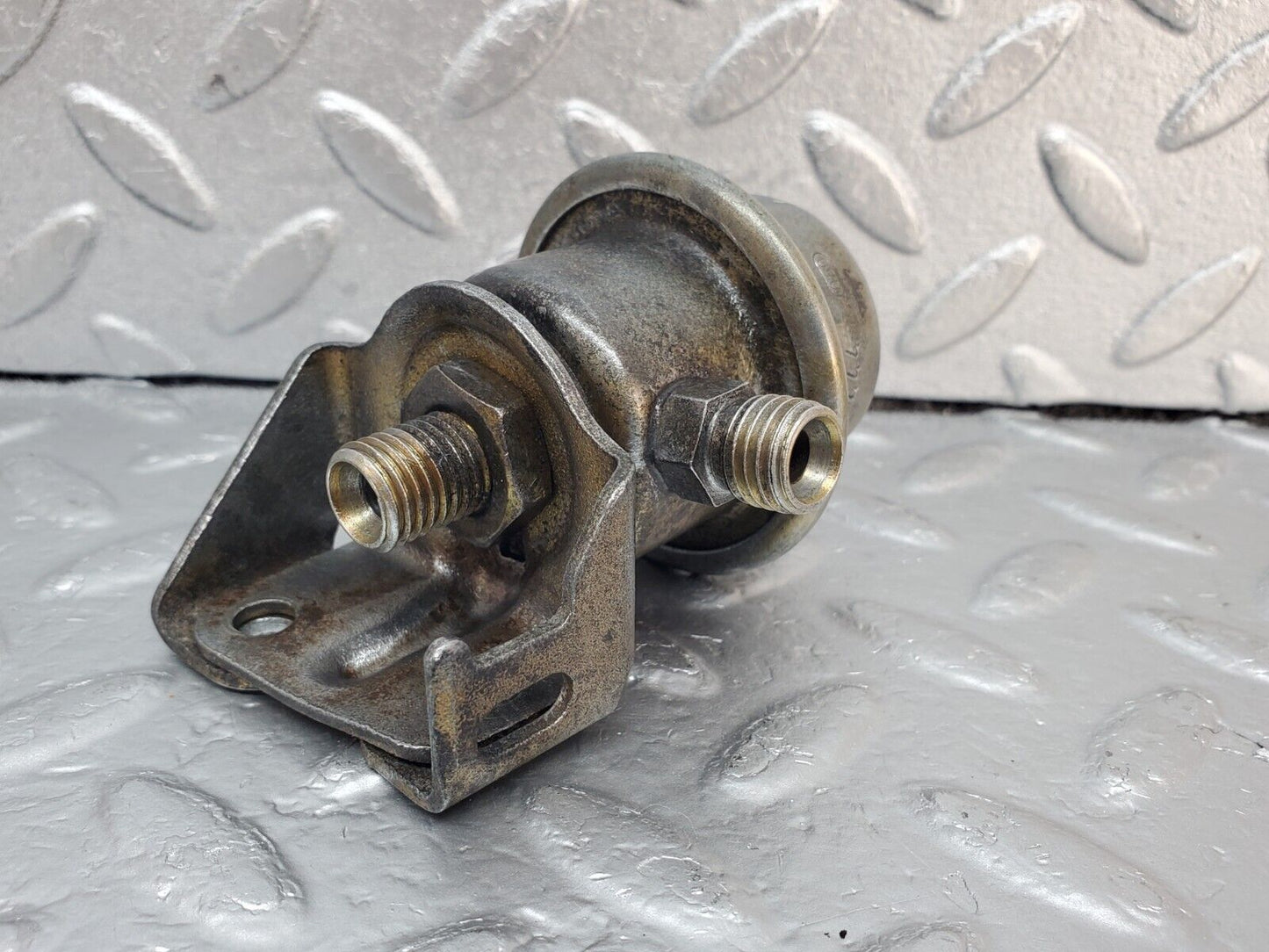 45409 Mercedes-Benz 280E M110.983 Fuel Pressure Regulator Bosch 0280161007