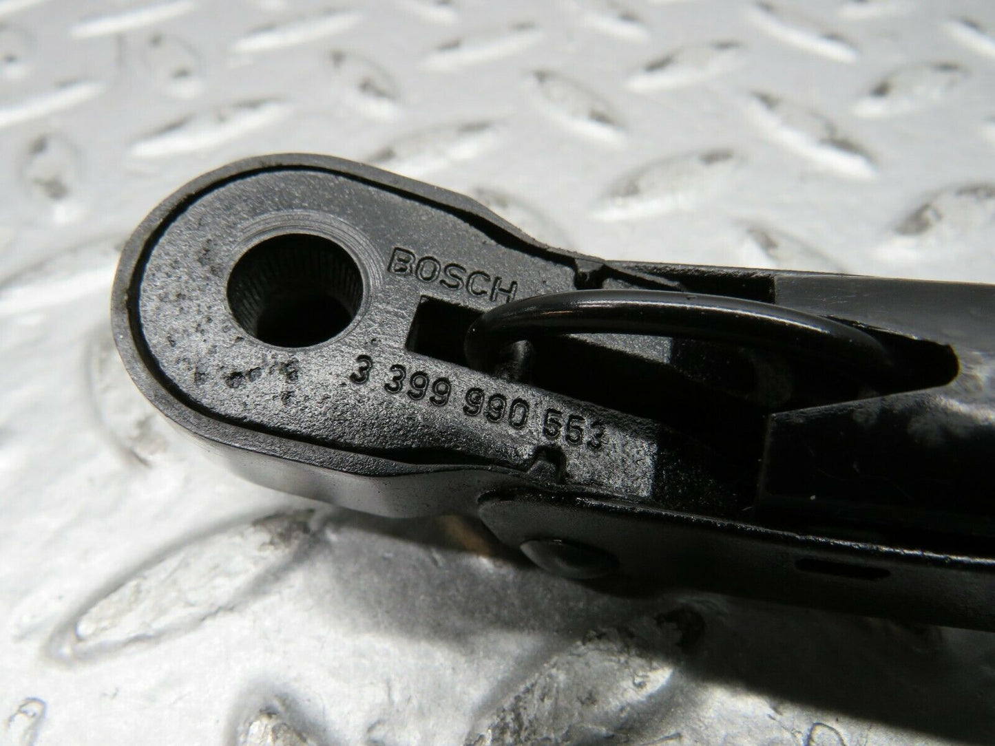 22123 Mercedes-Benz S123 280TE Wagon Right Side Wiper Arm Bosch 3399990553