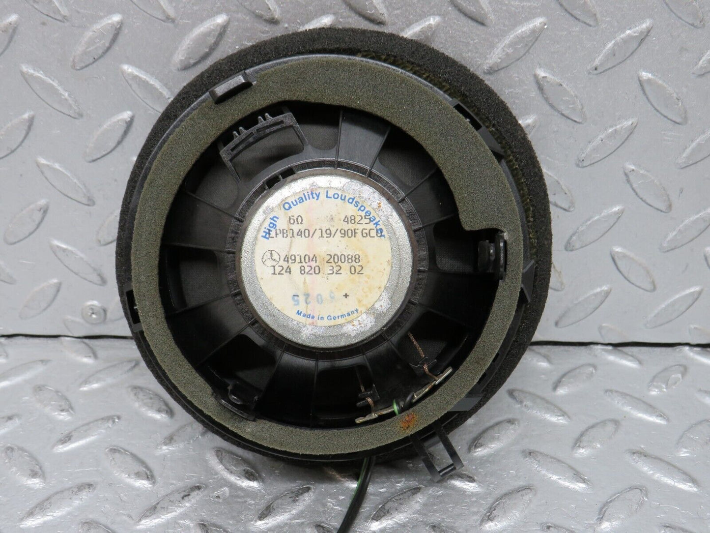 37864 Mercedes-Benz A124 320E Cabriolet Rear Right Door Speaker 1248203202