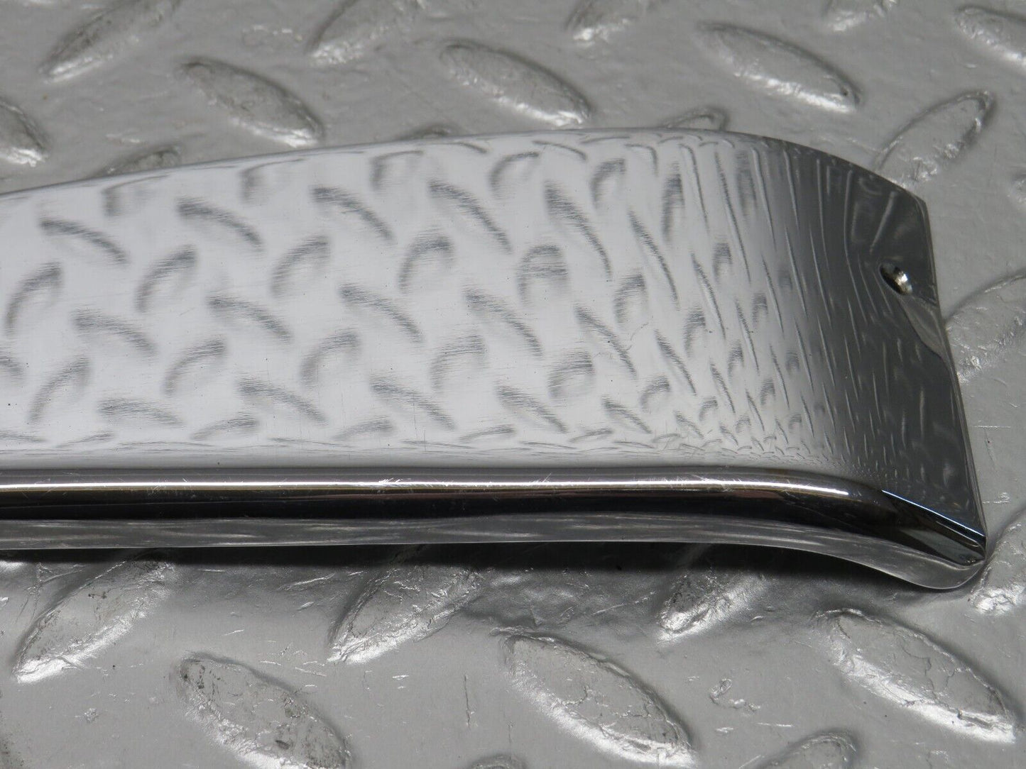 0736 Mercedes-Benz C107 350SLC Coupe Door Chrome Cover Left Side