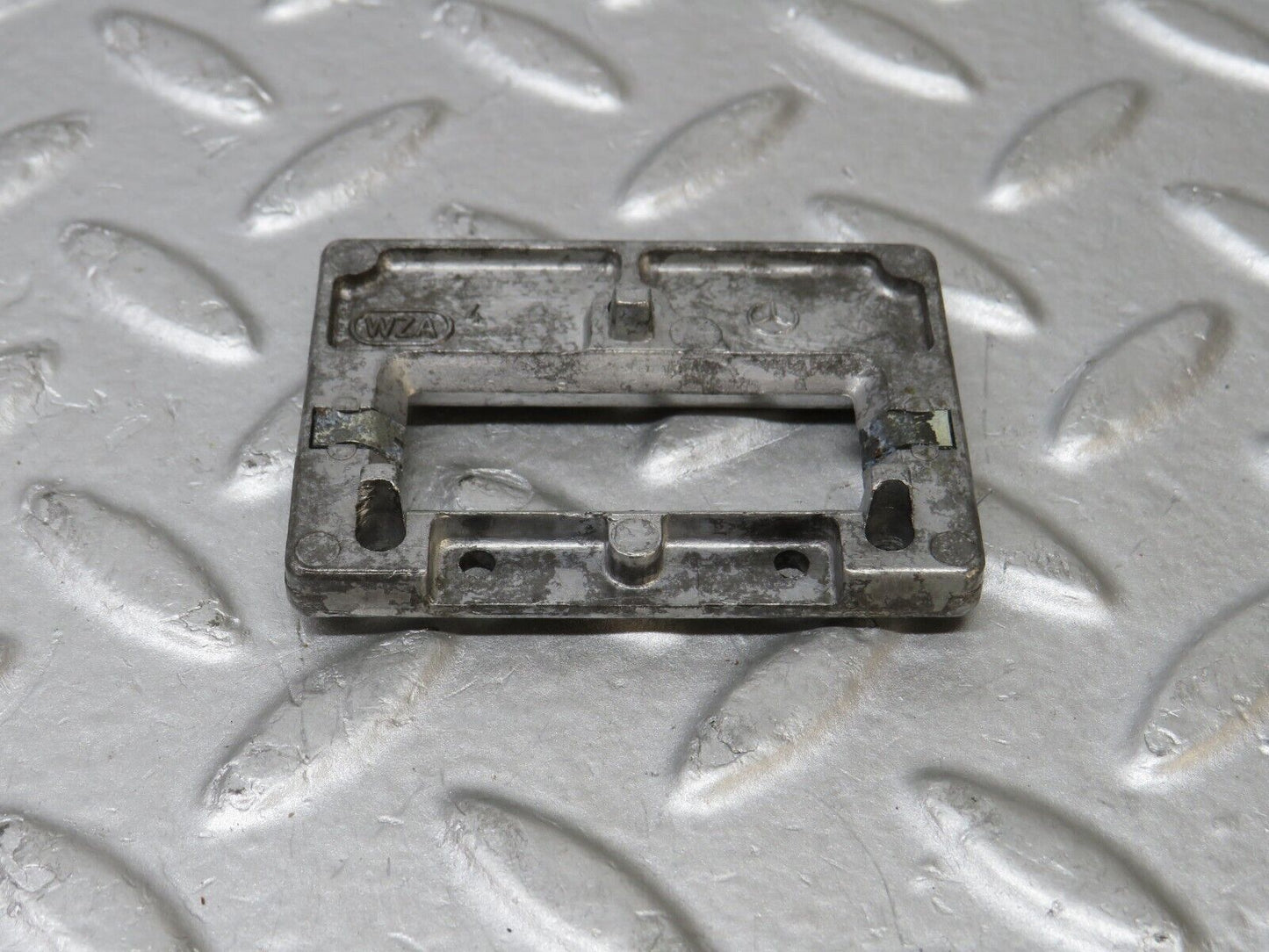 36896 Mercedes-Benz C126 420SEC Coupe Rear View Mirror Bracket