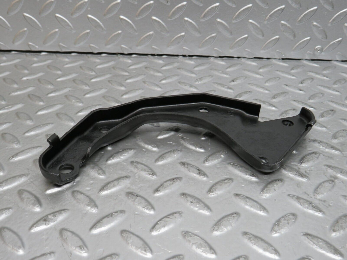 29559 Mercedes-Benz W124 230E Power Steering Pump Bracket