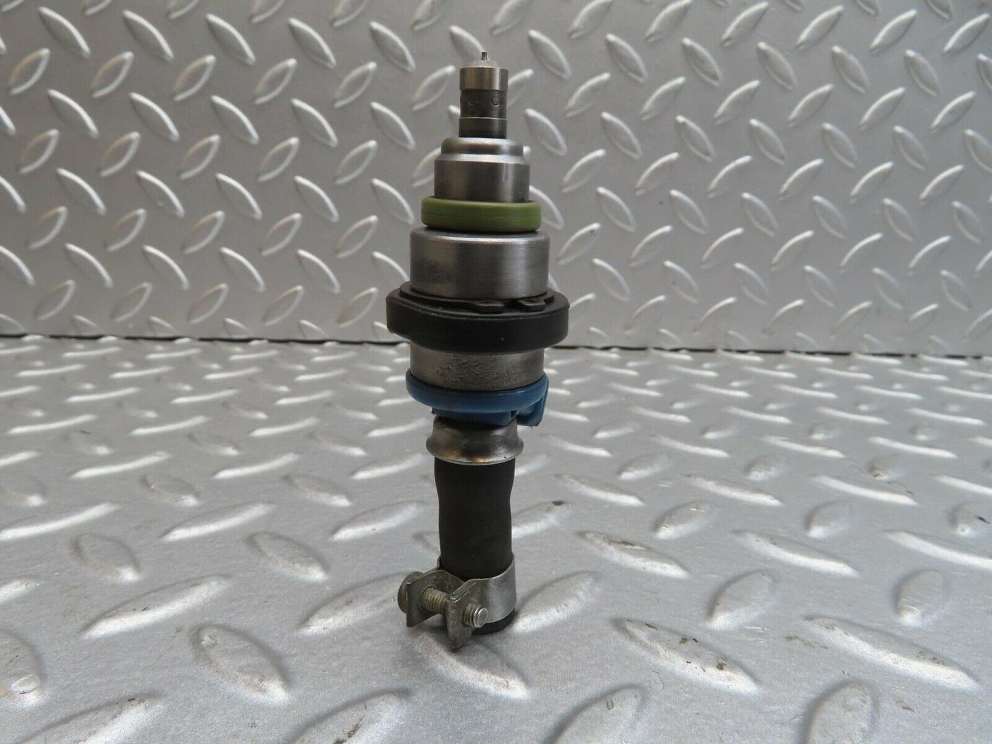 13751 Mercedes-Benz R107 450SL  Fuel Injector Bosch 0280150036