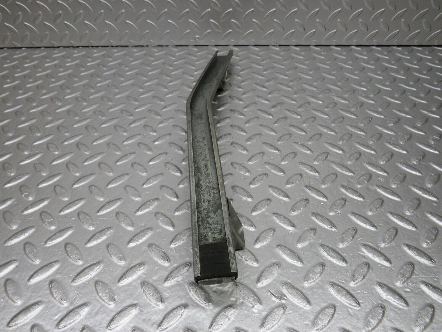 0755 Mercedes-Benz C107 350SLC Coupe Rear Right Window Channel