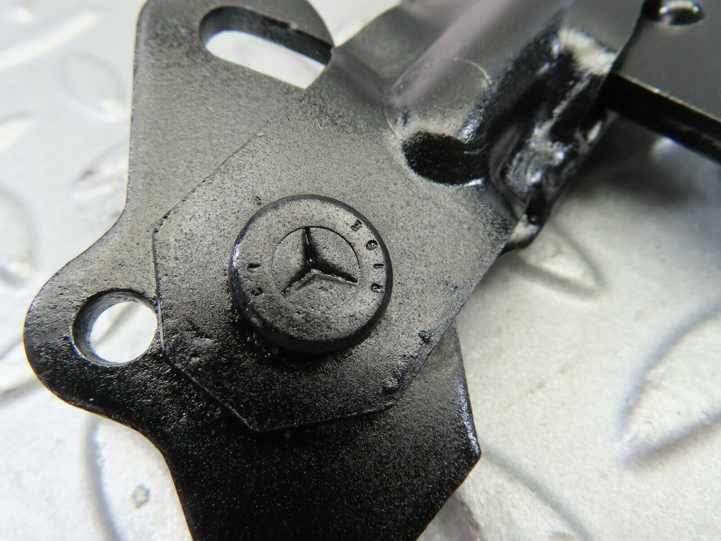 7479 Mercedes-Benz W116 450SE Handbrake Adjusting Handbrake Regulator