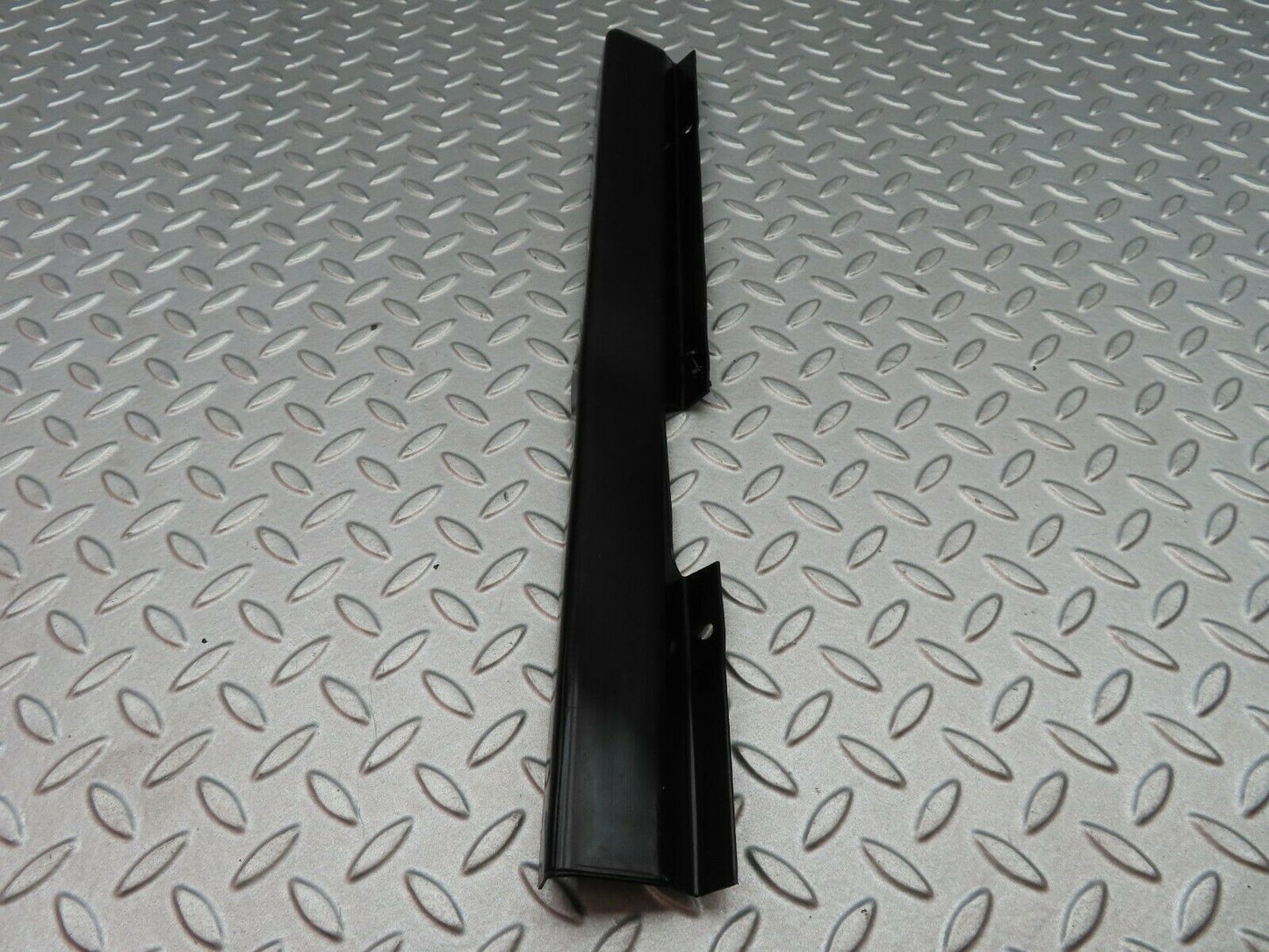 5688 Mercedes-Benz W123 200 Cable Channel Cover Front Left 1238210936