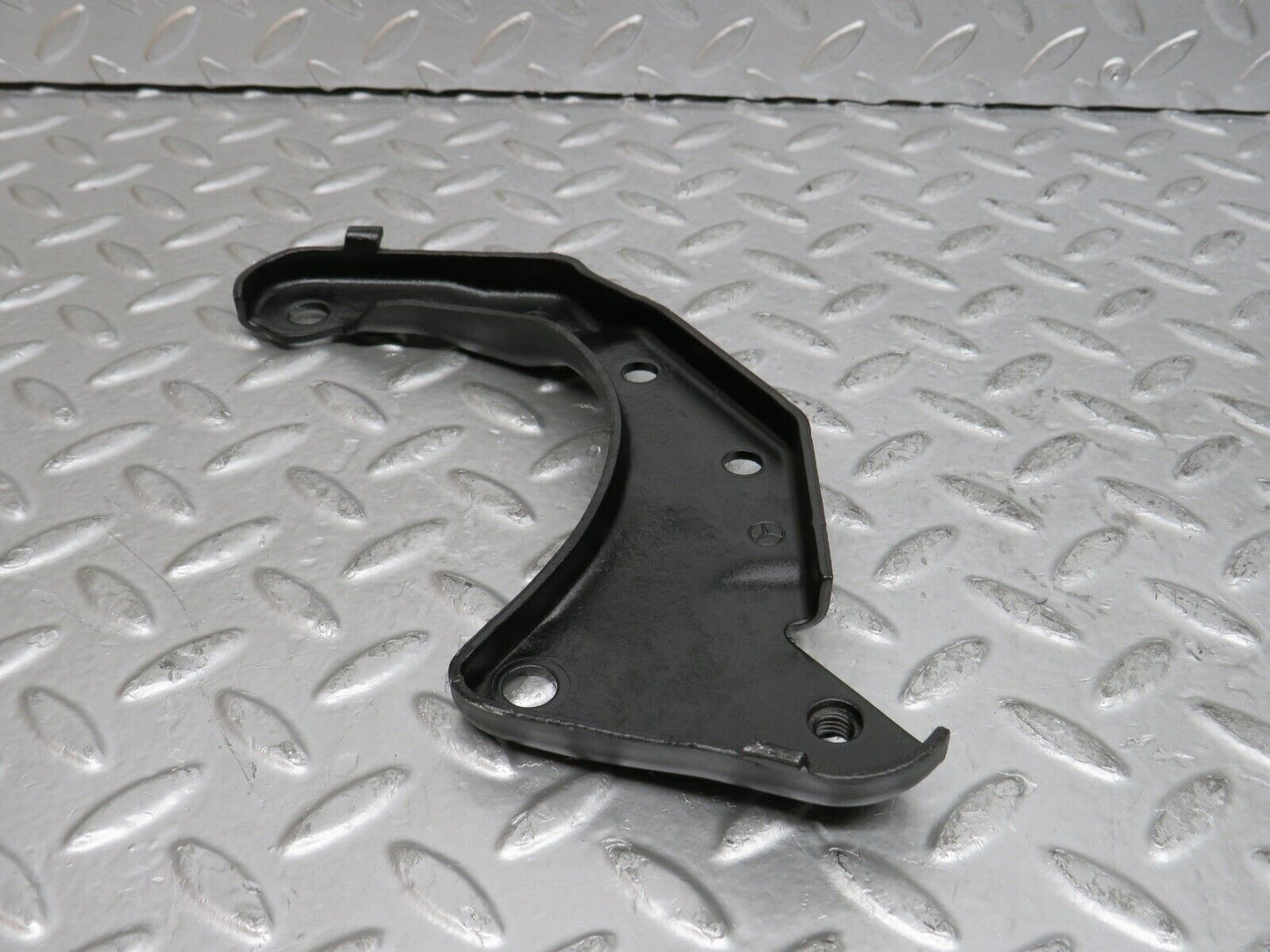 29559 Mercedes-Benz W124 230E Power Steering Pump Bracket