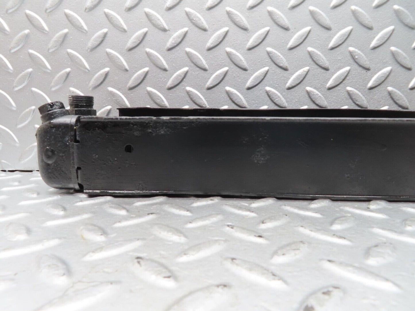 14497 Mercedes-Benz W116 350SE Oil Cooler Behr 1081800765