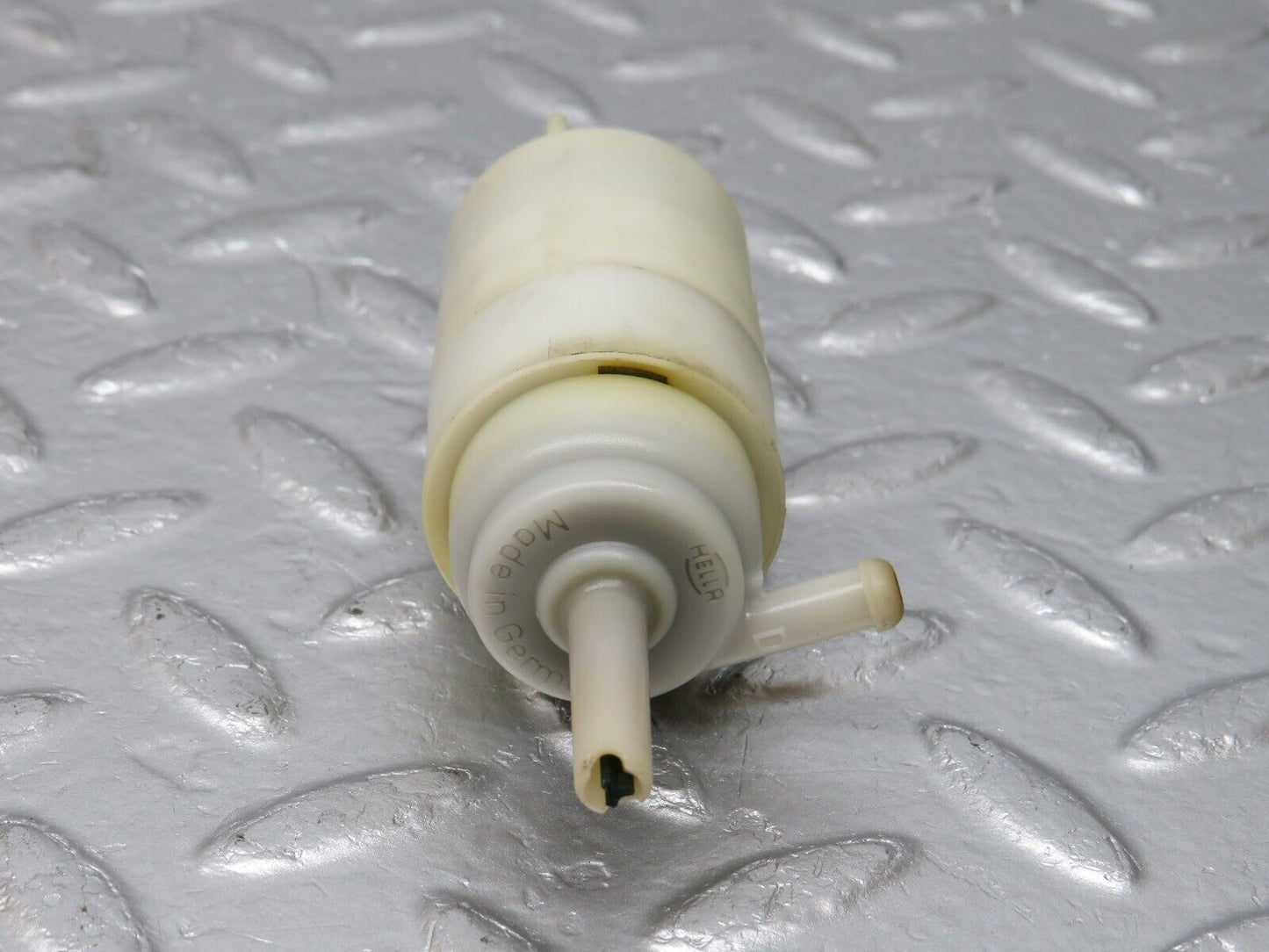 33610 Mercedes-Benz W201 190E 2.0L Windscreen Washer Pump 1248690221