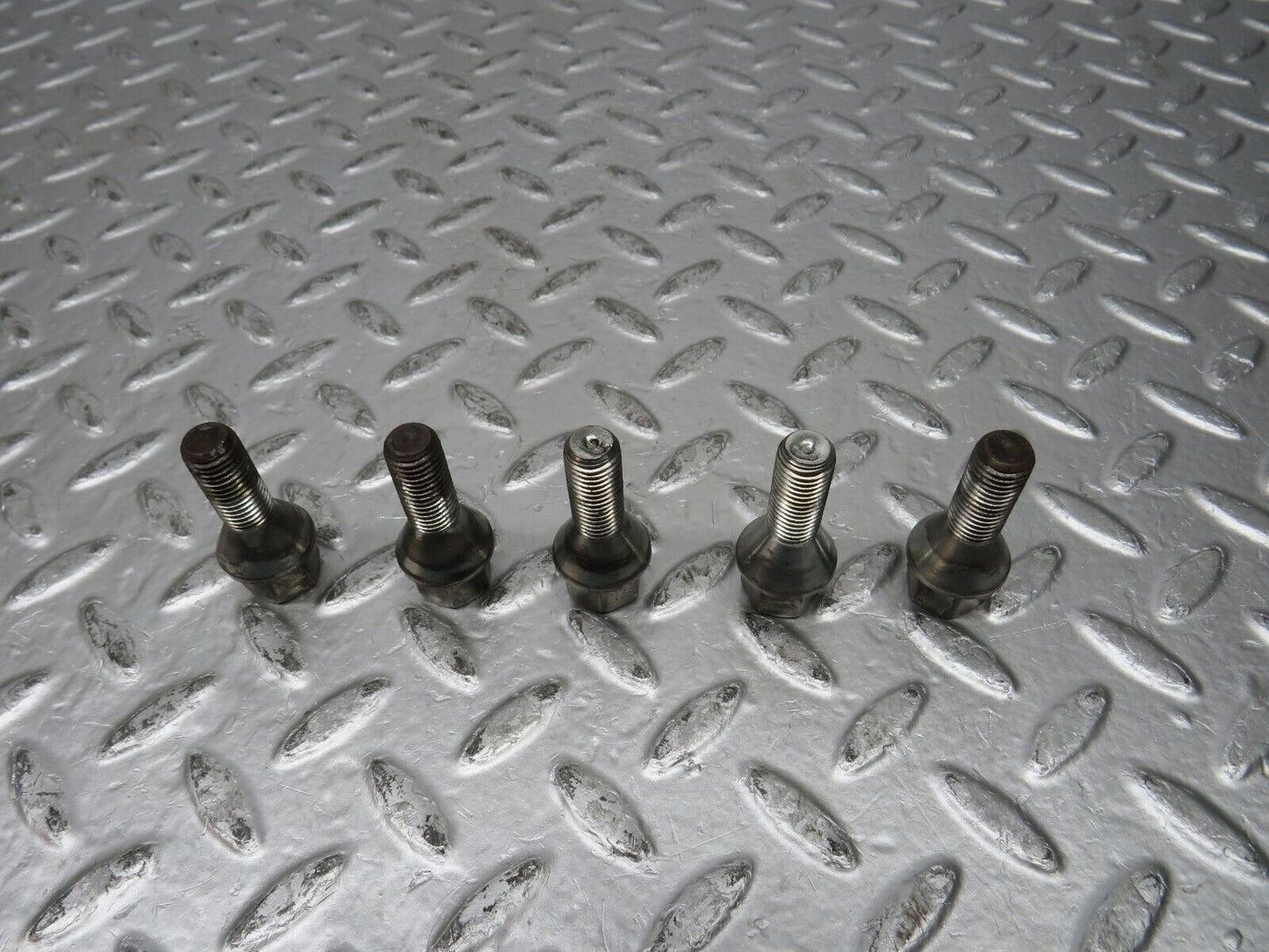 31864 Mercedes-Benz 5x Alloy Wheel Lug Bolt M12x1.5