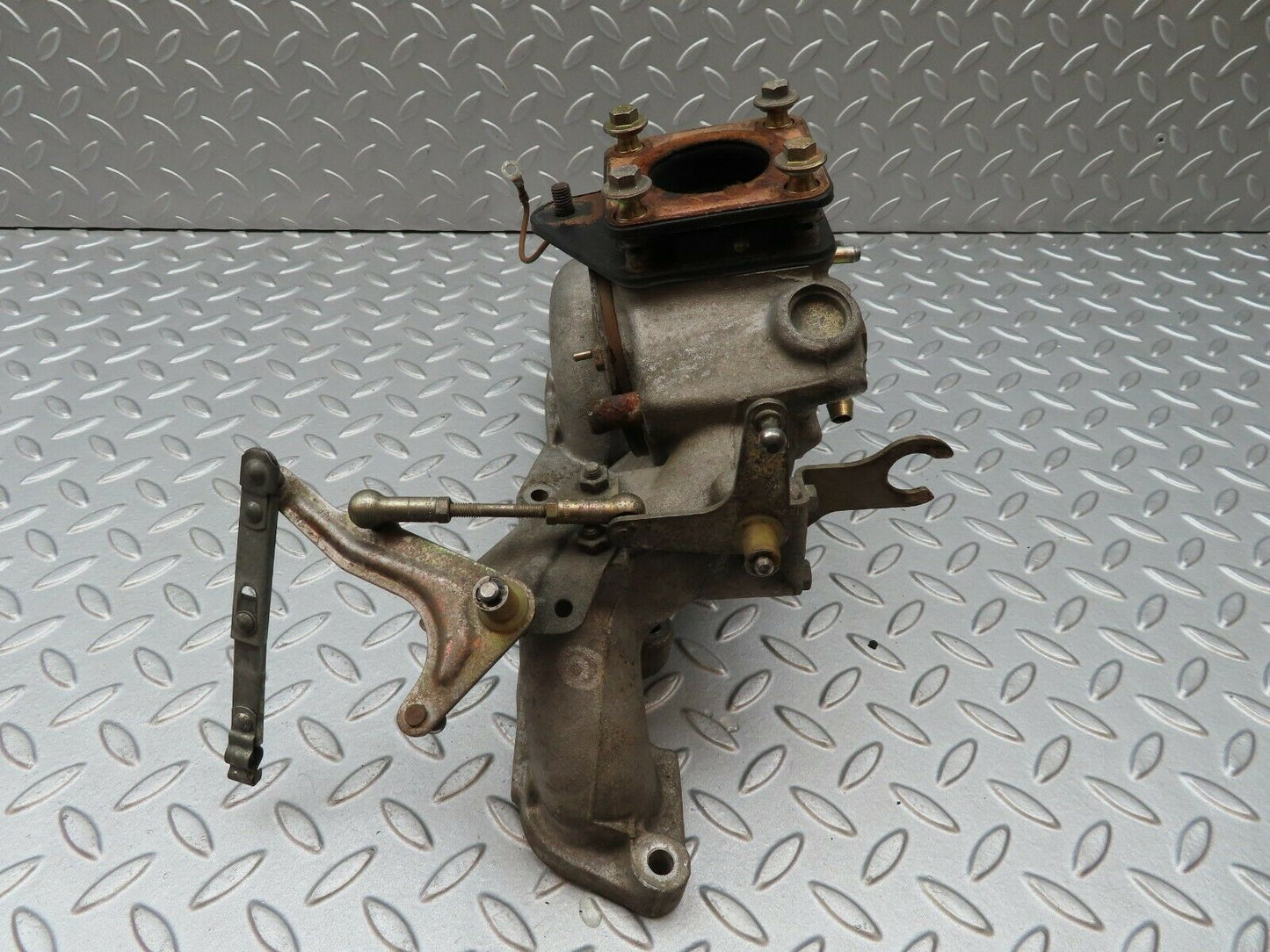 3961 Mercedes-Benz S123 200T Wagon Intake Manifold 1021411601