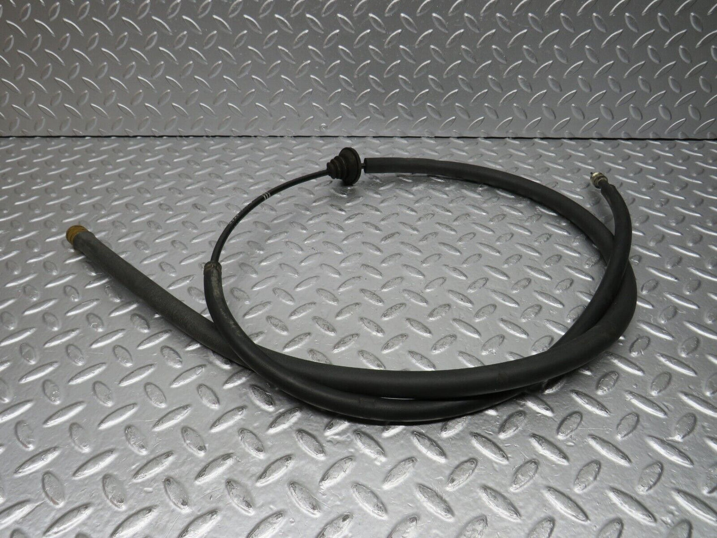 30526 Mercedes-Benz W124 230E Speedometer Cable 1245400568 For Automatic Gearbox