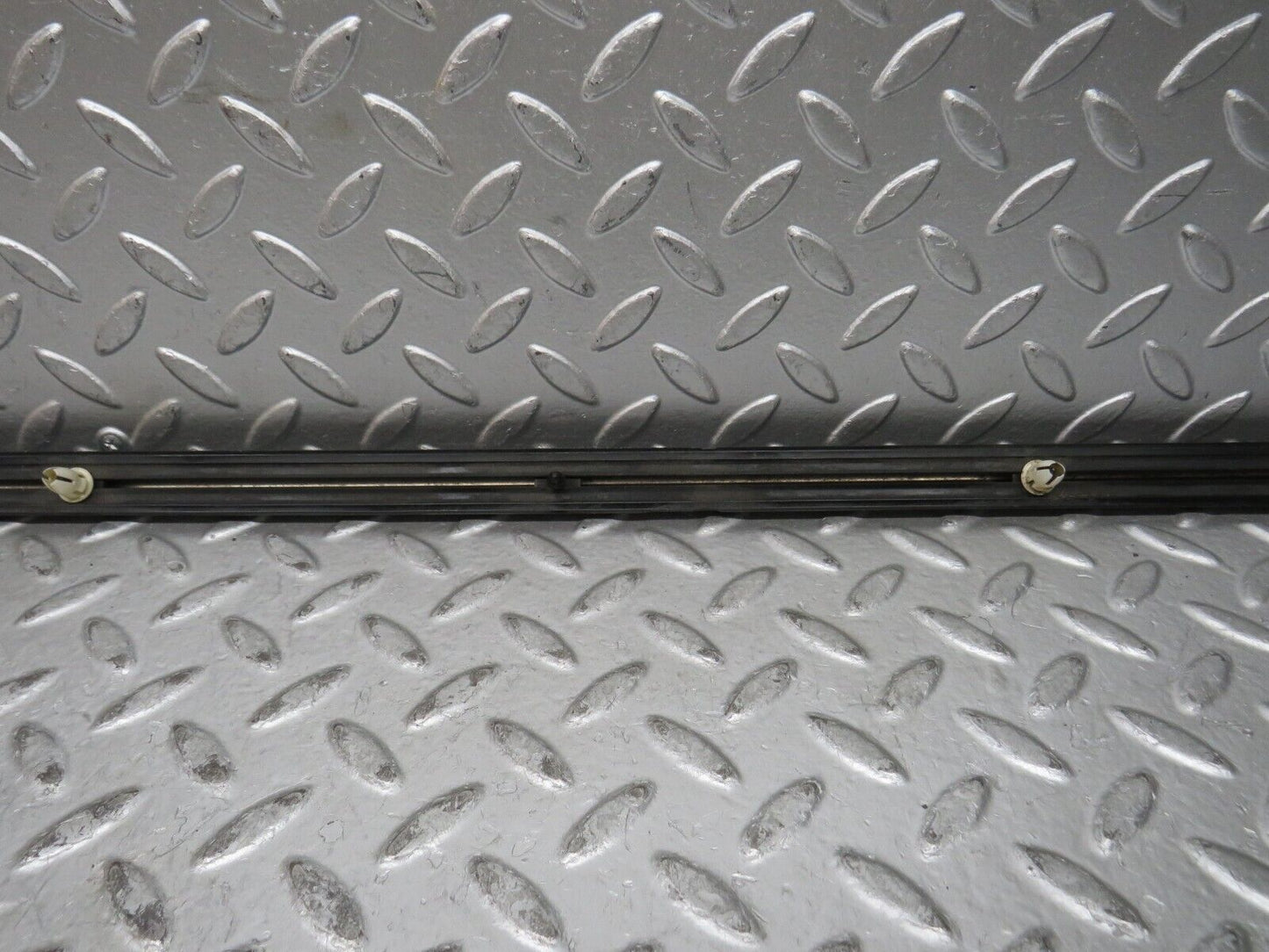 28624 Mercedes-Benz W123 280E Front Left Door Centre Moulding Trim