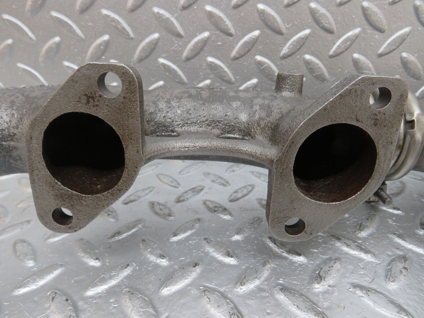 33127 Mercedes-Benz W126 380 V8 Exhaust Manifold Left 1161422302 1161422902