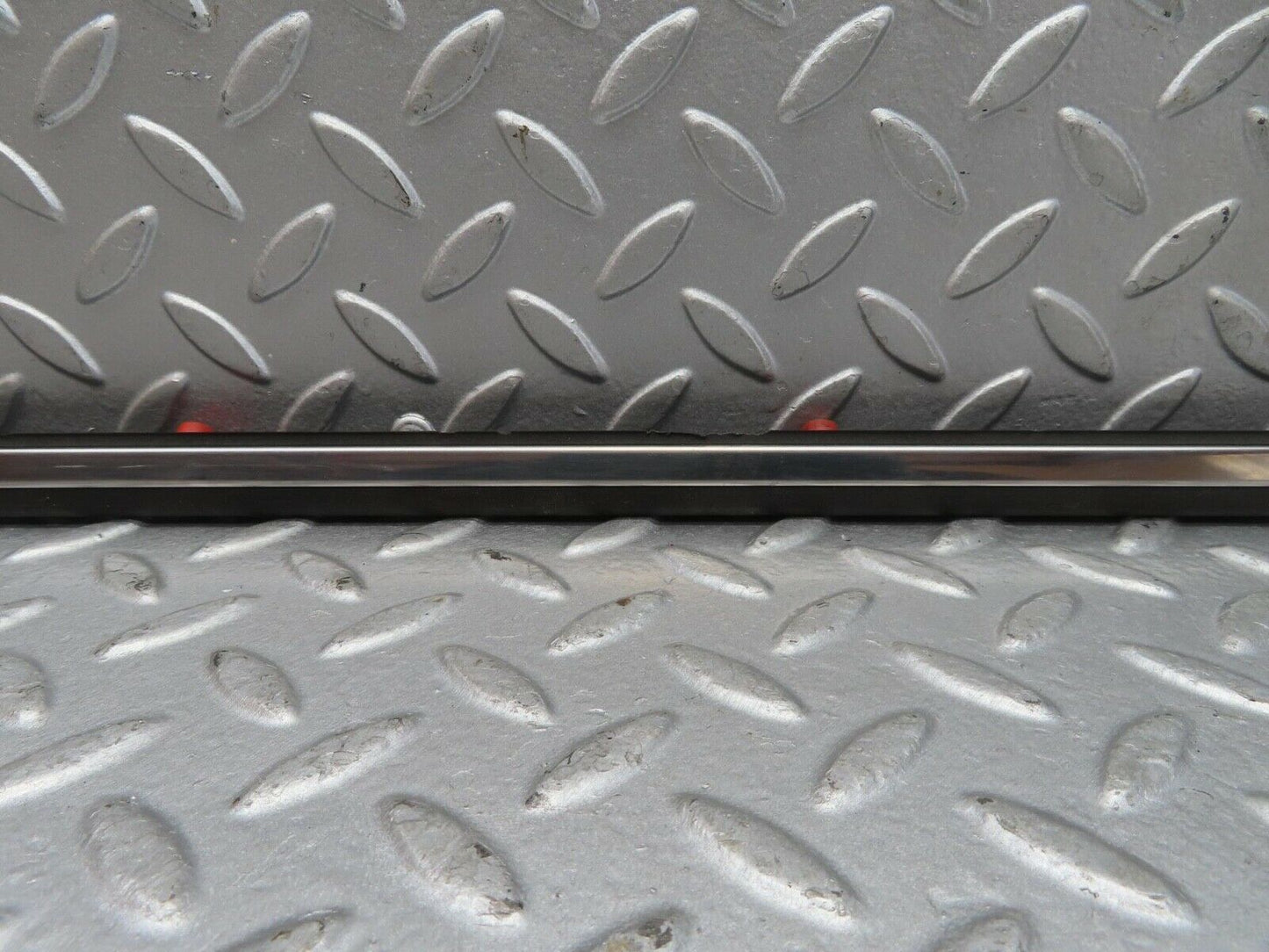 13445 Mercedes-Benz W123 200 Rear Right Door Centre Moulding Trim