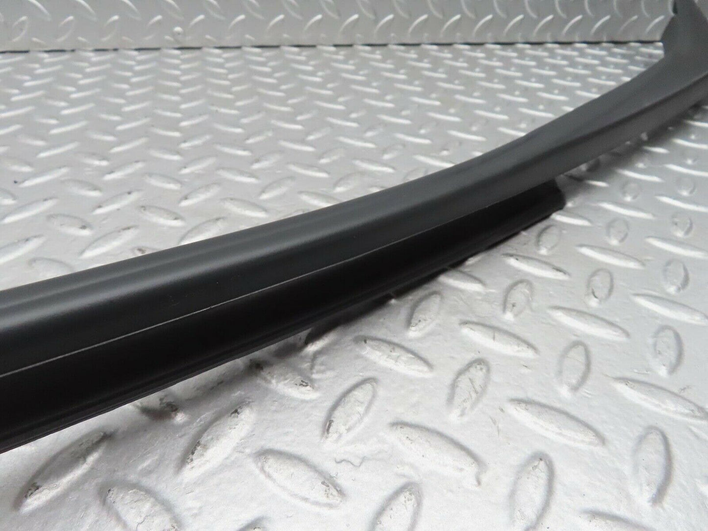 14871 Mercedes-Benz W140 S320 Front Right Door Window Trim 1407206462