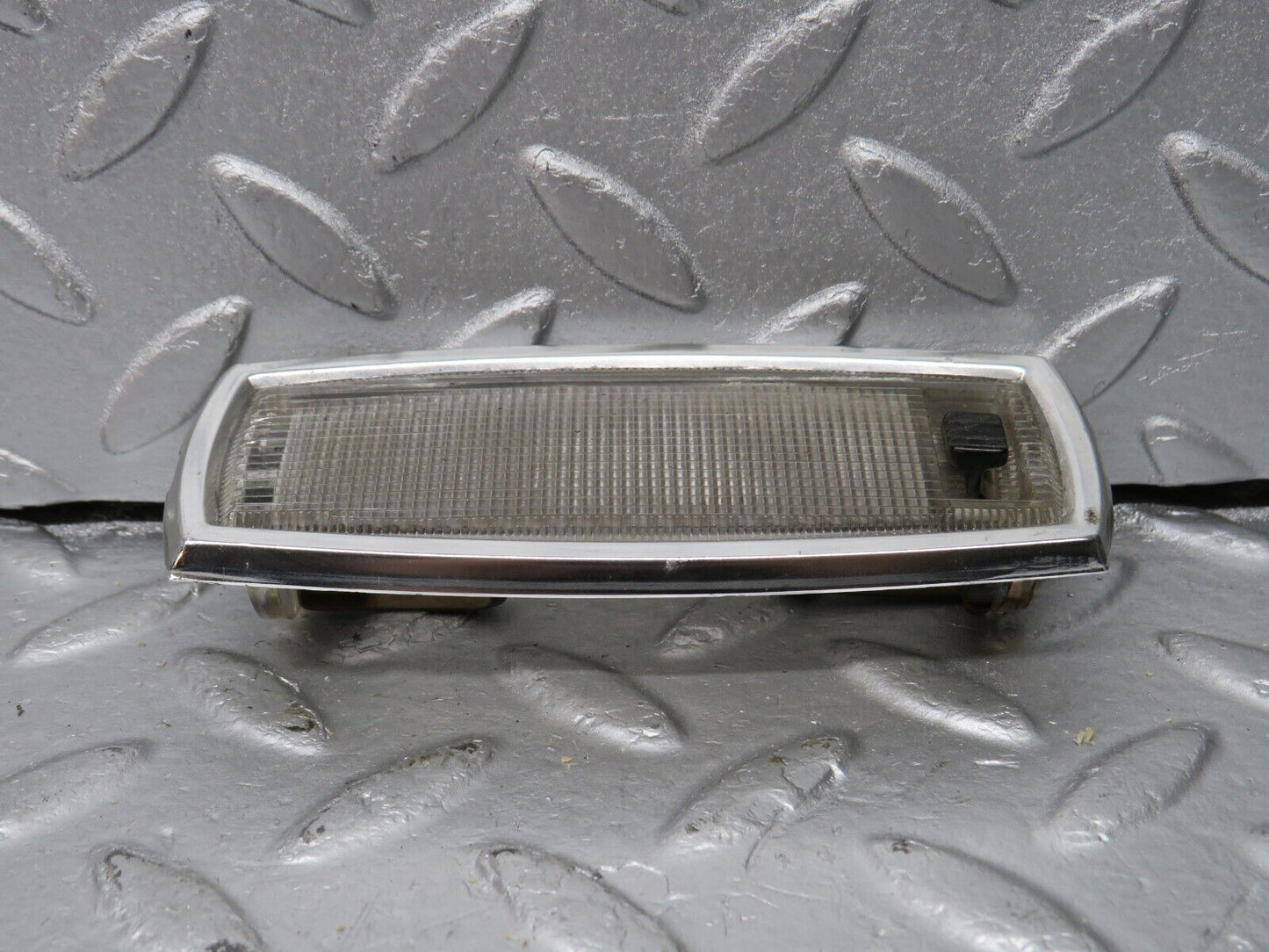 40473 Mercedes-Benz W110 230 Interior Dome Light