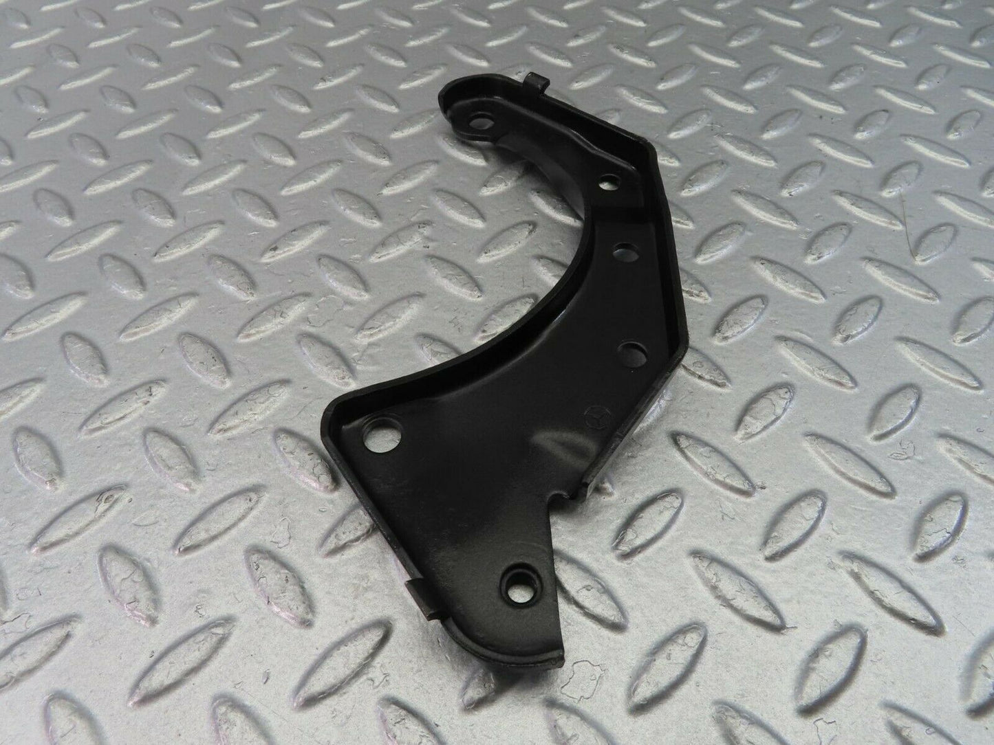 10583 Mercedes-Benz W201 190E Power Steering Pump Bracket
