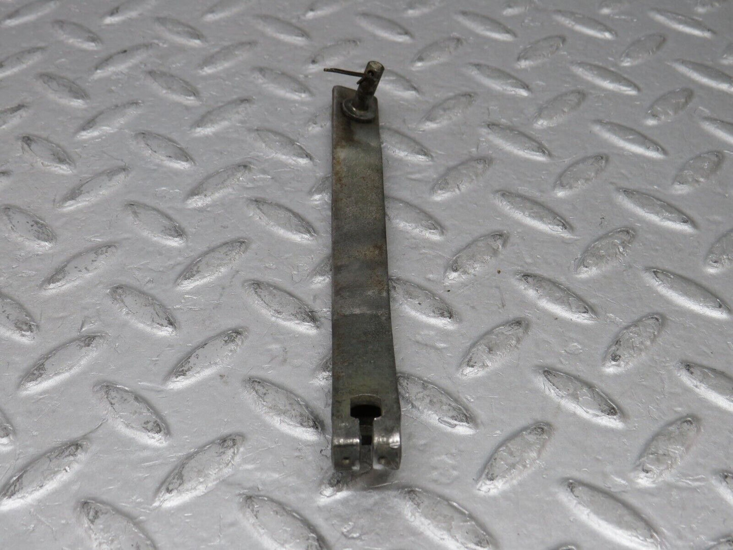 36418 Mercedes-Benz R107 450 Automatic Gearbox Linkage Bracket 722.002