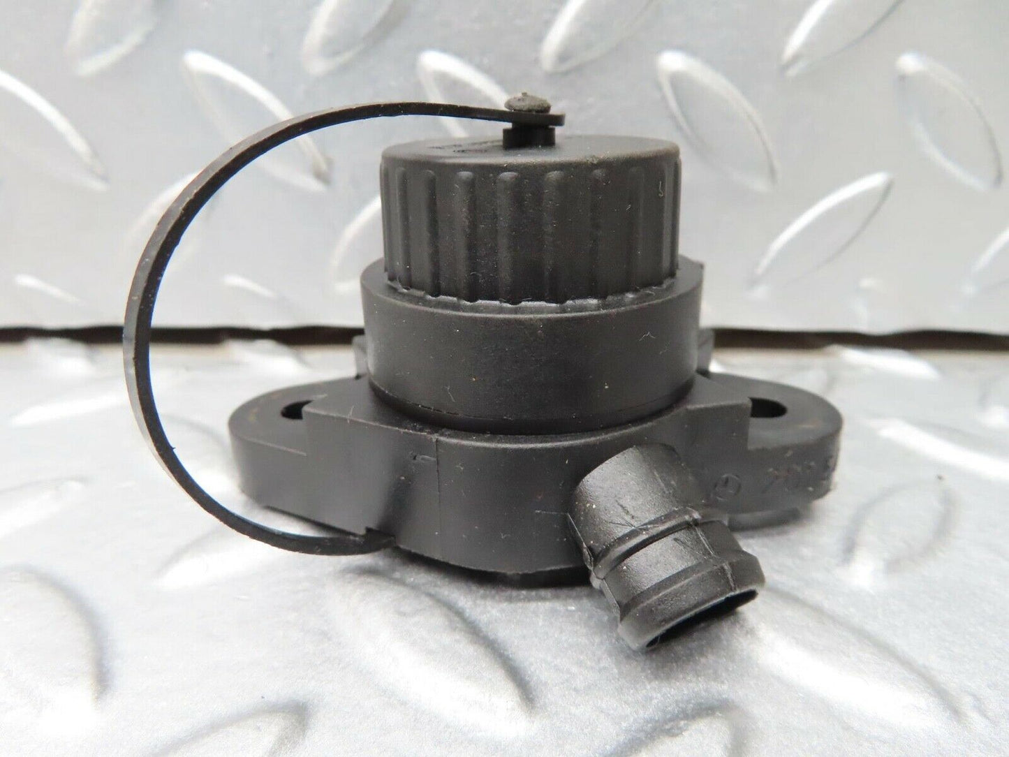 16380 Mercedes-Benz W124 260E Diagnostic Connector 2015400282