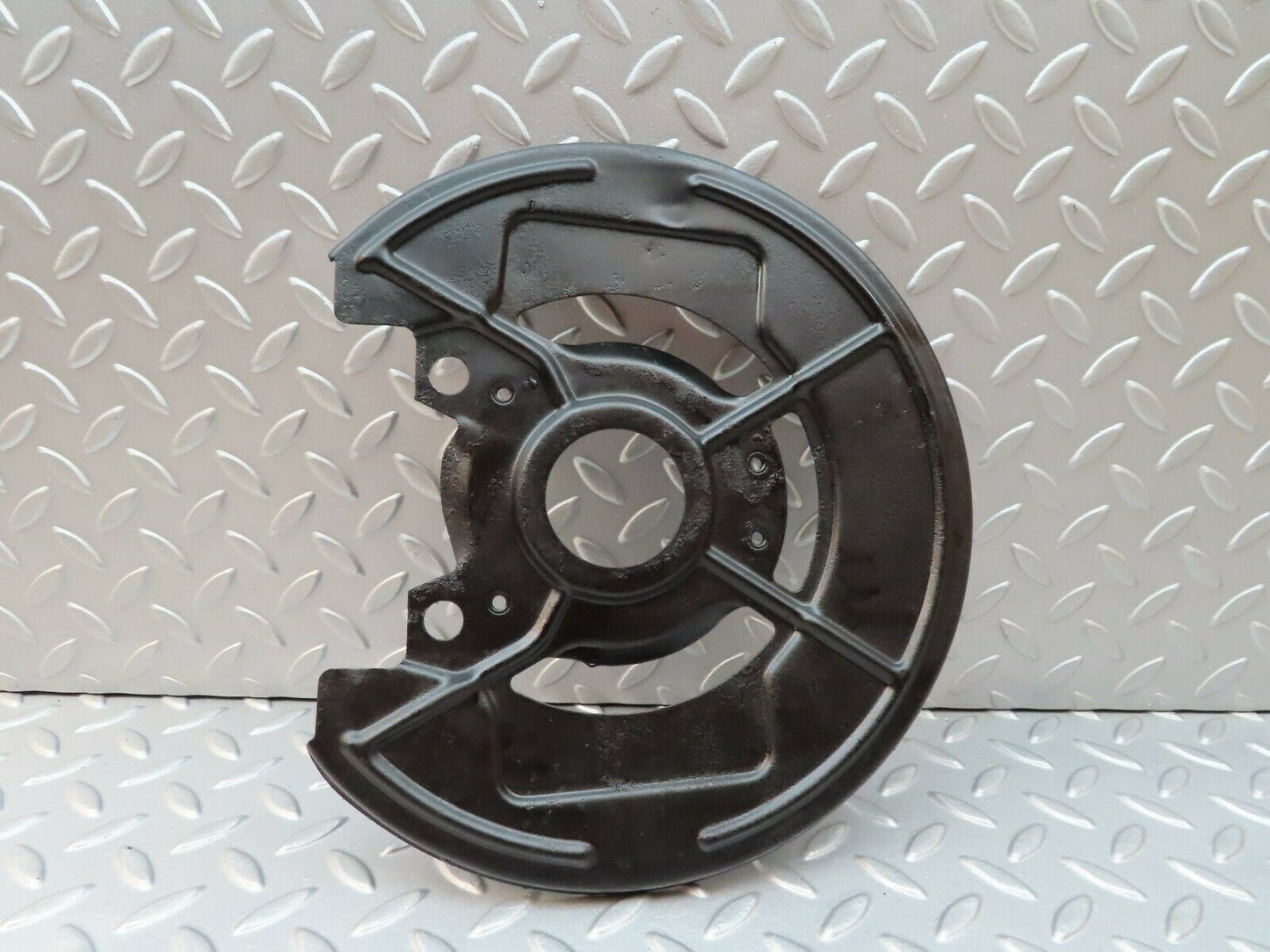 3457 Mercedes-Benz W108 280SE Front Brake Disc Protection Plate