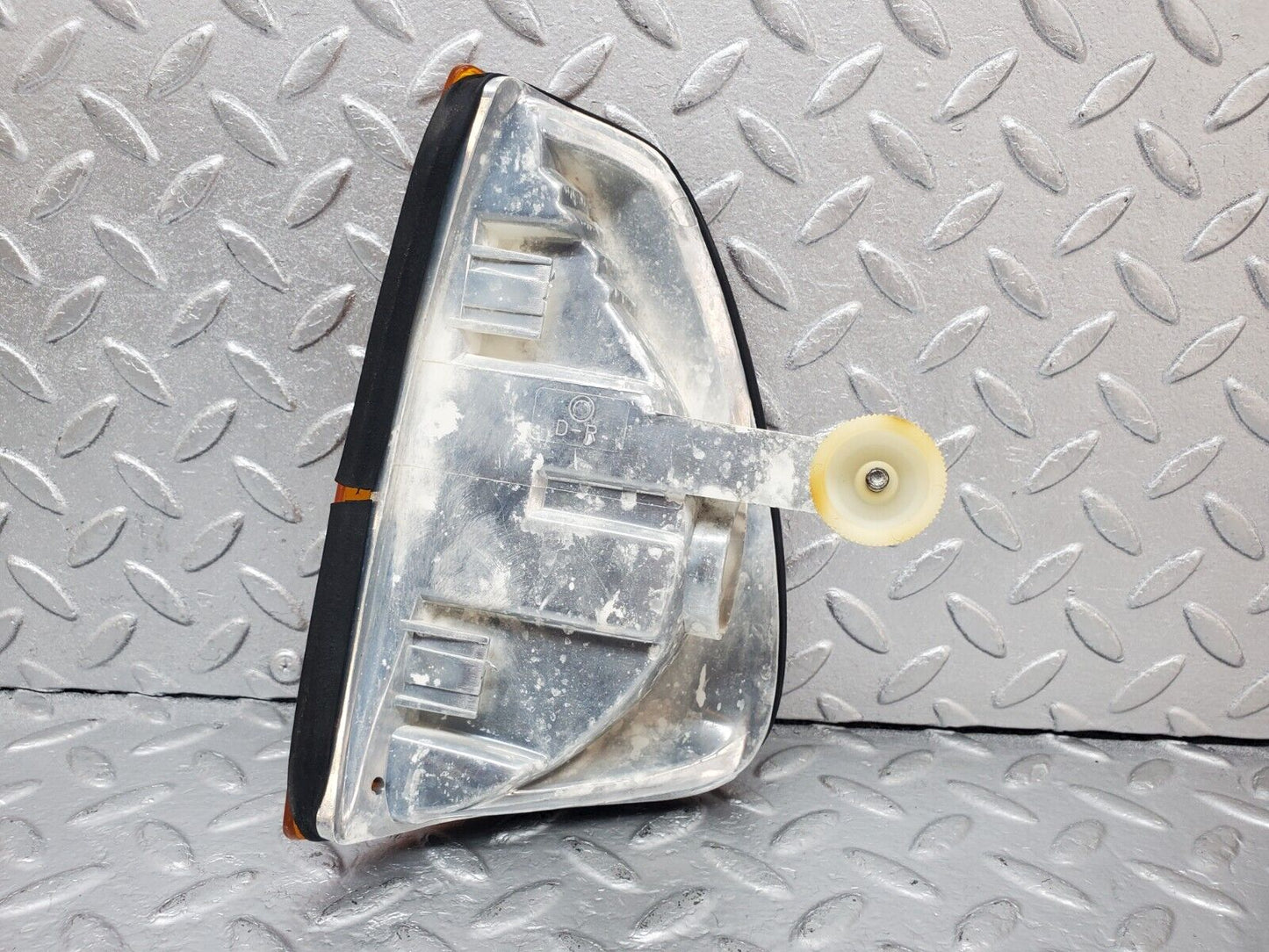 44334 Mercedes-Benz W123 280E Indicator Light Front Right