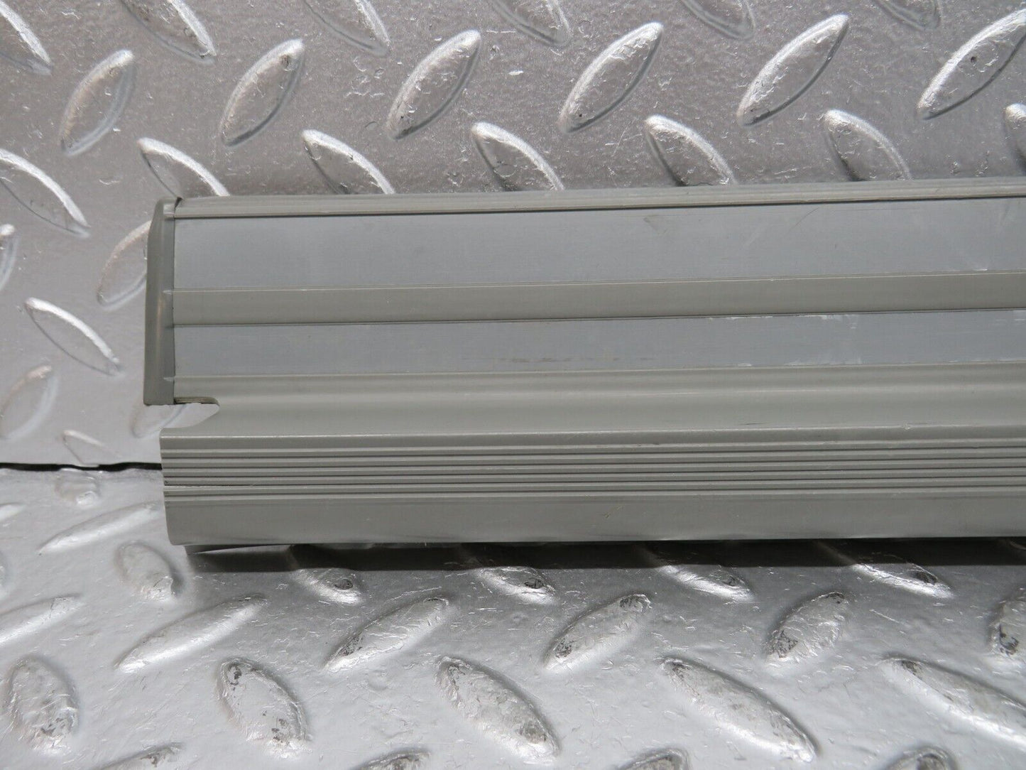 31208 Mercedes-Benz S124 220TE Wagon Rear Right Door Sill Trim