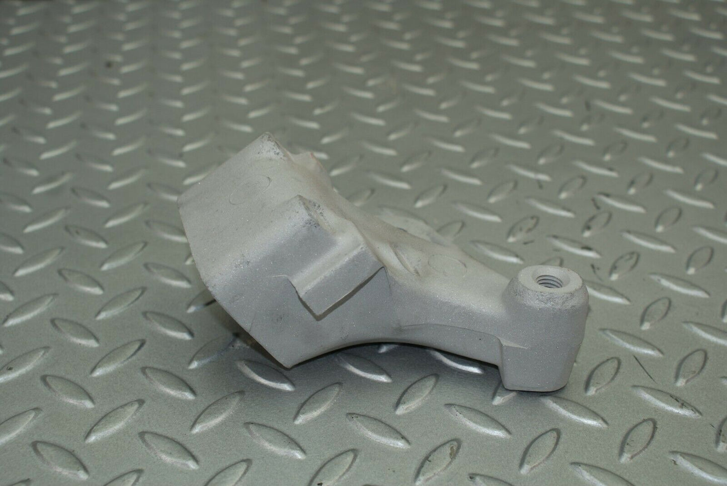 2562 Mercedes-Benz W116 350SE Engine Mount Bracket 1162232804